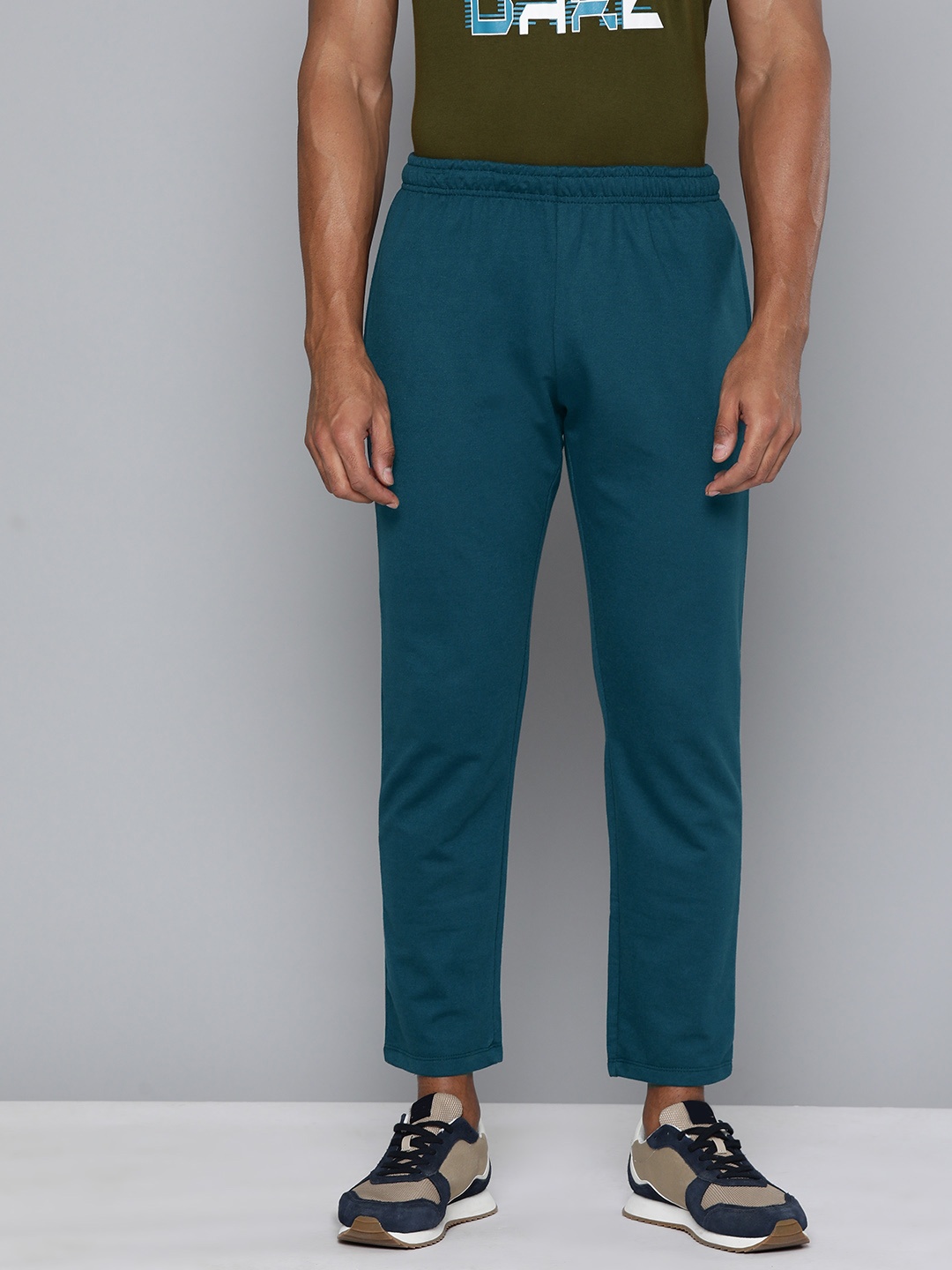 

HRX by Hrithik Roshan Men Solid Lifestyle Track Pants, Teal