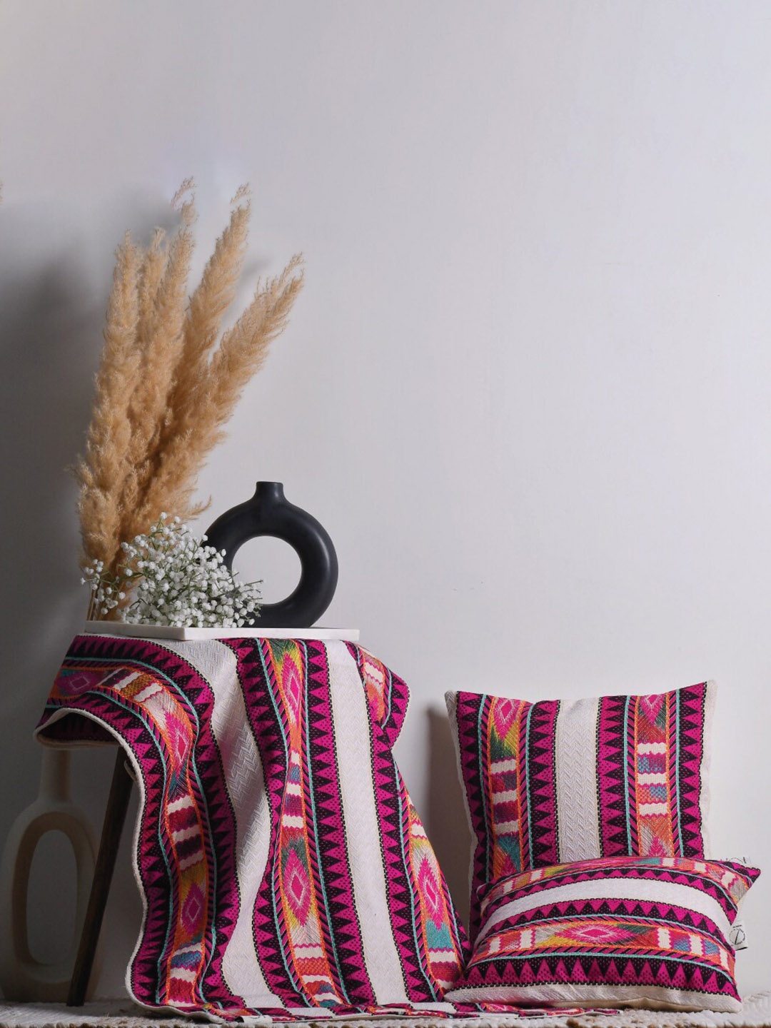 

THE SEWING CREST Cream-Coloured & Pink Ethnic Motifs Pure Cotton Bed Runner