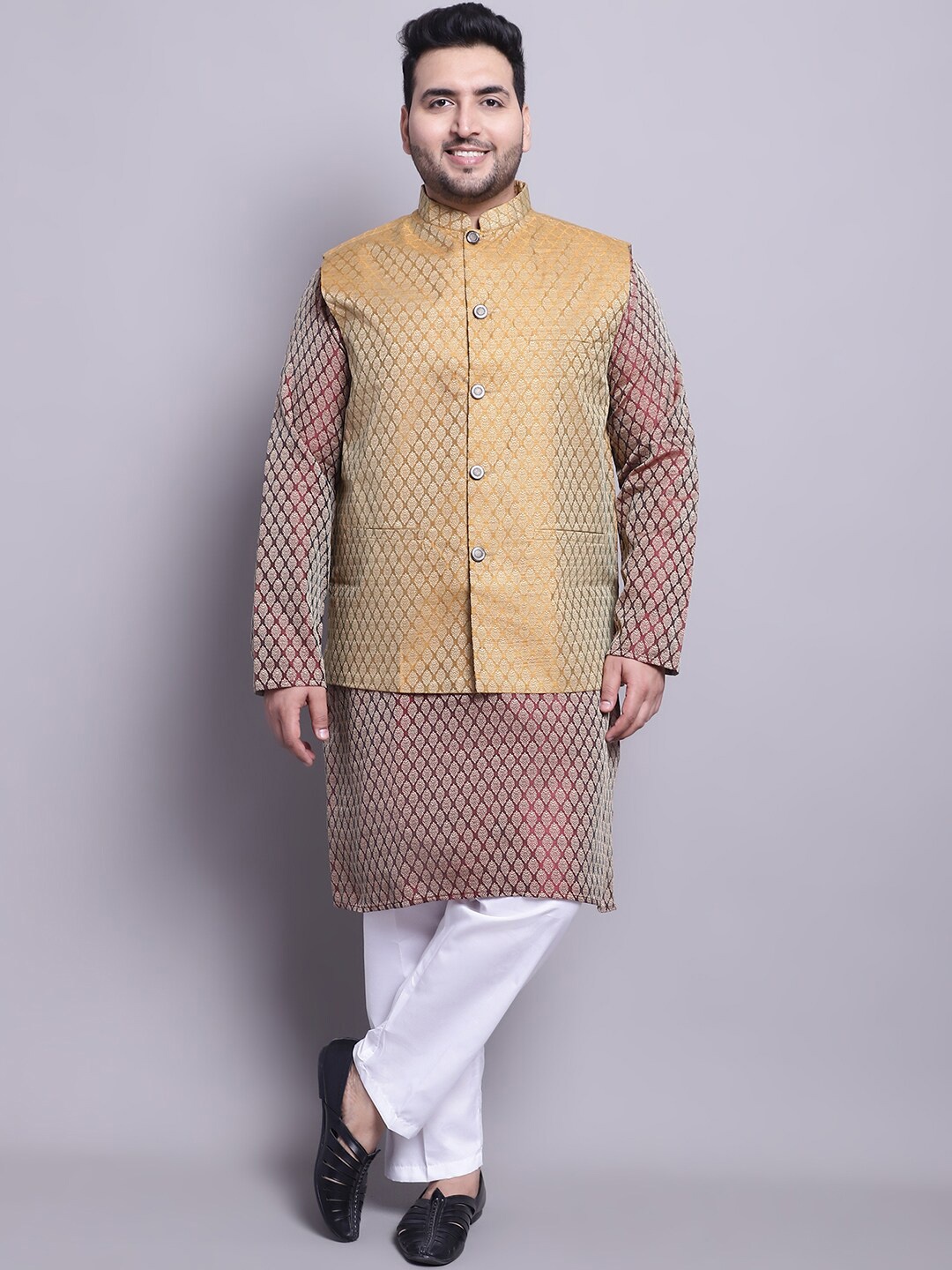 

SOJANYA PLUS Ethnic Woven Design Regular Straight Kurta & Pyjamas With Nehru Jacket, Maroon