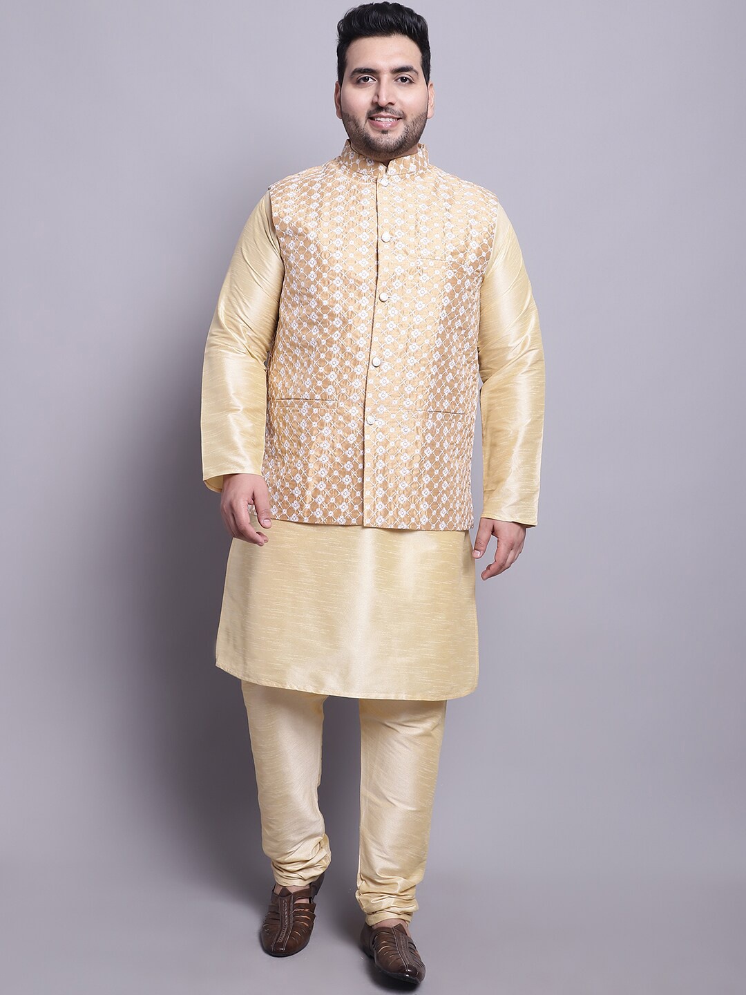 

SOJANYA PLUS Plus Size Thread Work Silk Kurta With Pyjamas & Embroidered Nehru Jacket, Gold