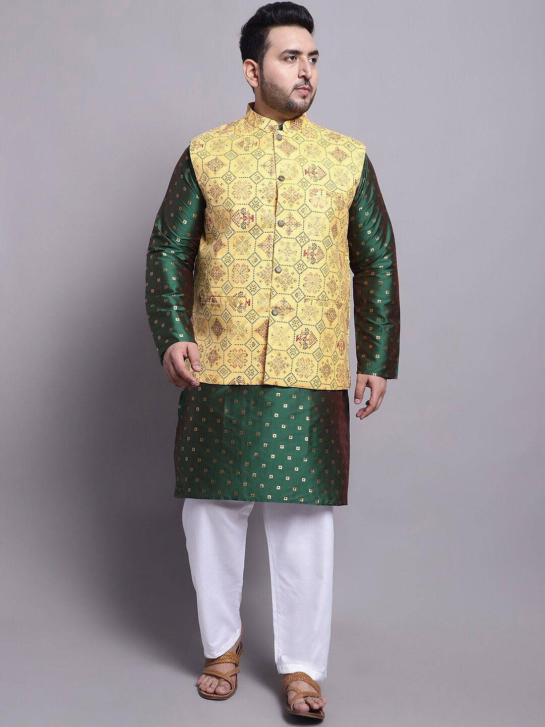 

SOJANYA PLUS Geometric Woven Design Kurta With Pyjamas & Nehru Jacket, Green