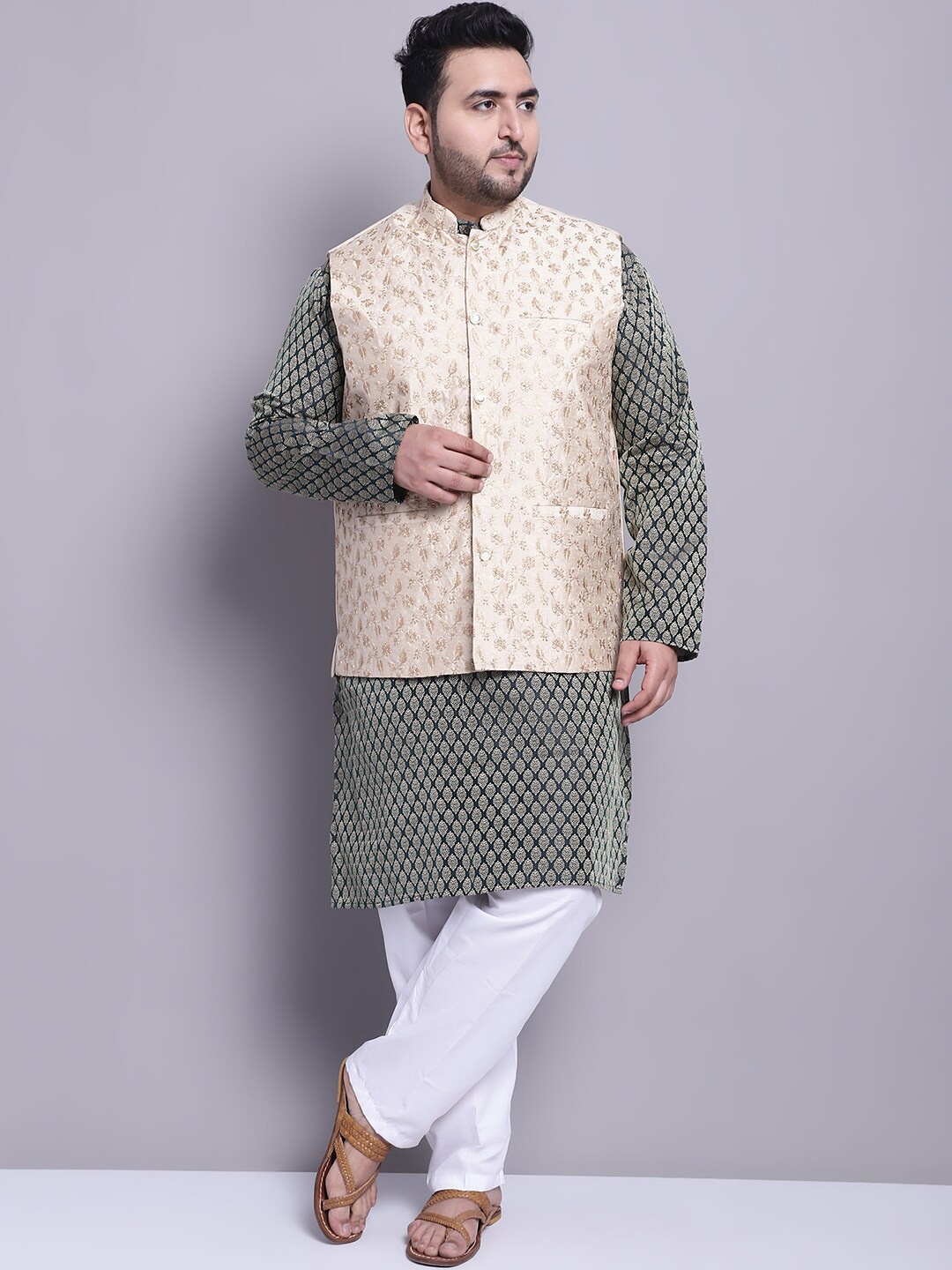 SOJANYA PLUS Ethnic Motifs Woven Design Kurta With Pyjamas & Nehru Jacket, Green