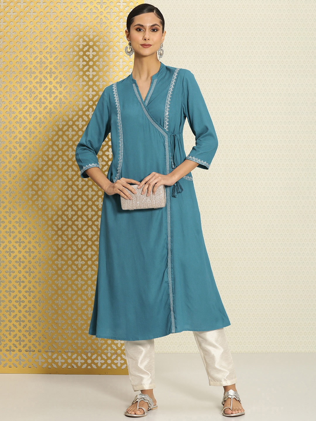 

House of Pataudi Jashn V-Neck Sequinned Detail Angrakha Kurta, Blue
