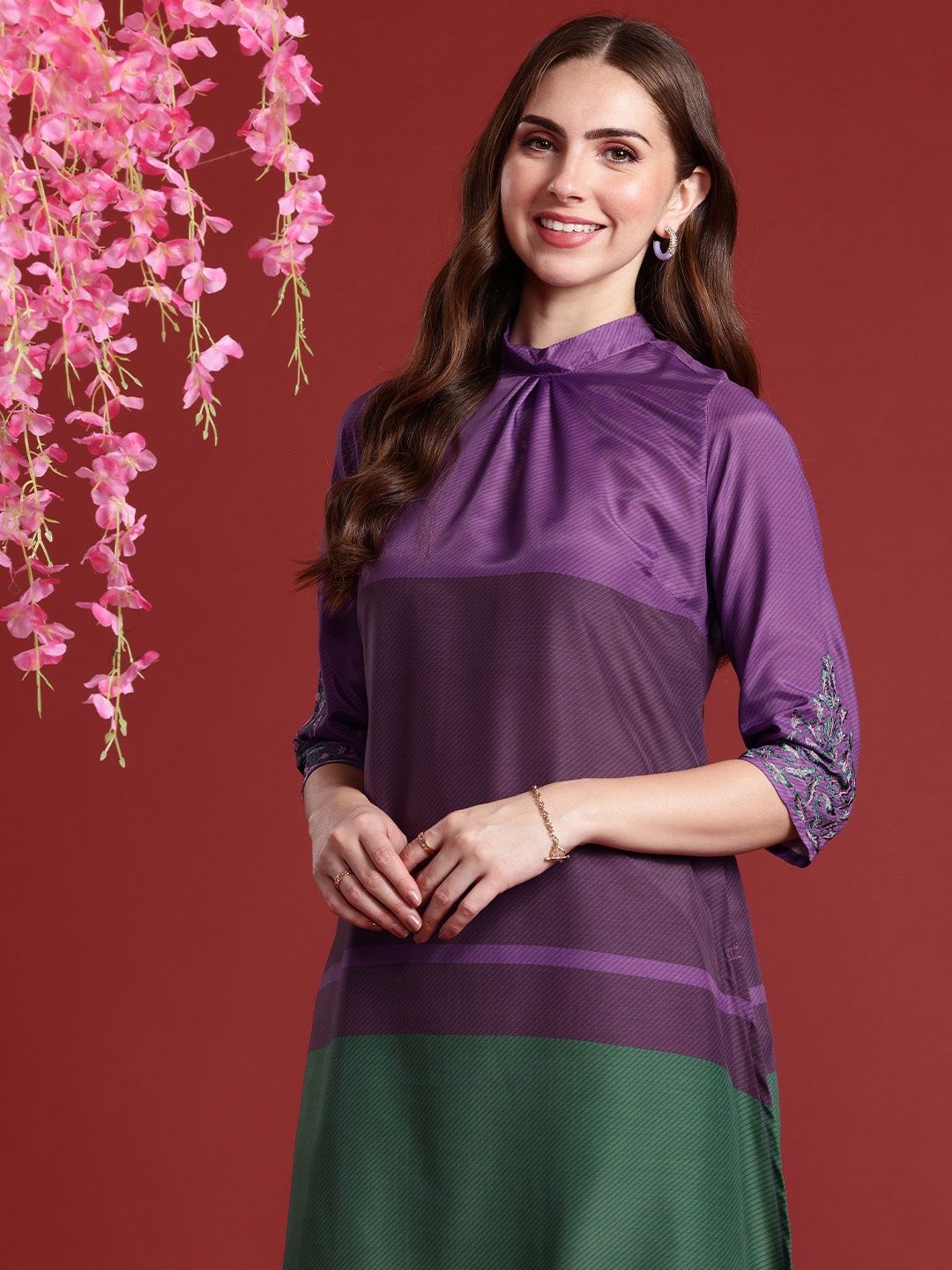 

Anouk Women Colourblocked Thread Work Kurta With Trousers, Purple