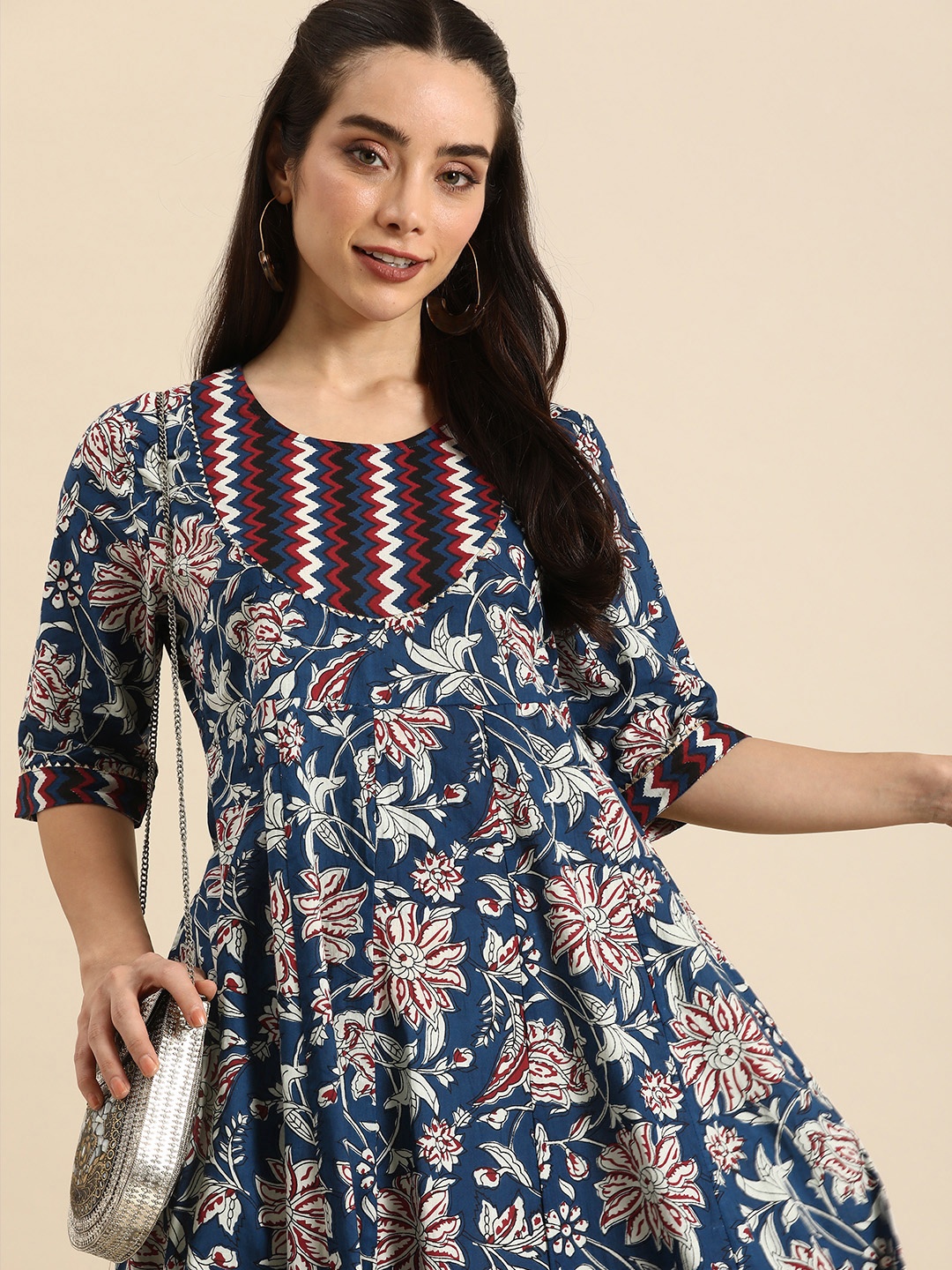 

Anouk Pure Cotton Floral Printed Gotta Patti detail Kurta, Navy blue