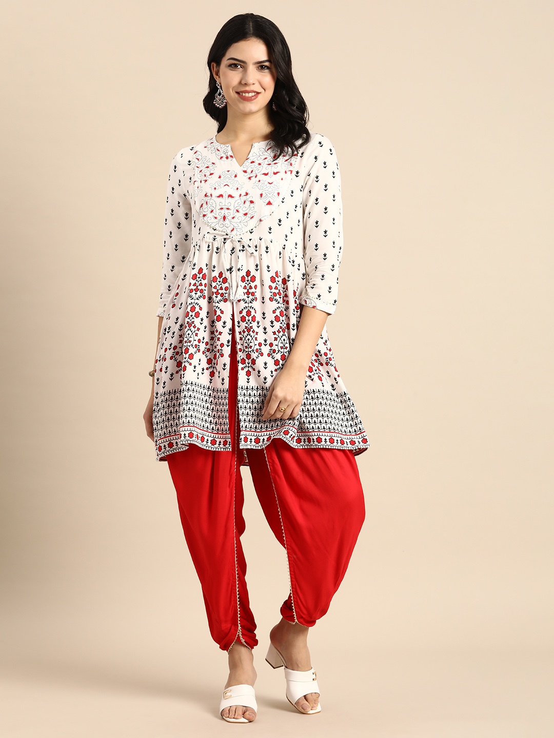 

Anouk Women Floral Printed High Slit Kurti & Dhoti Pants, Red