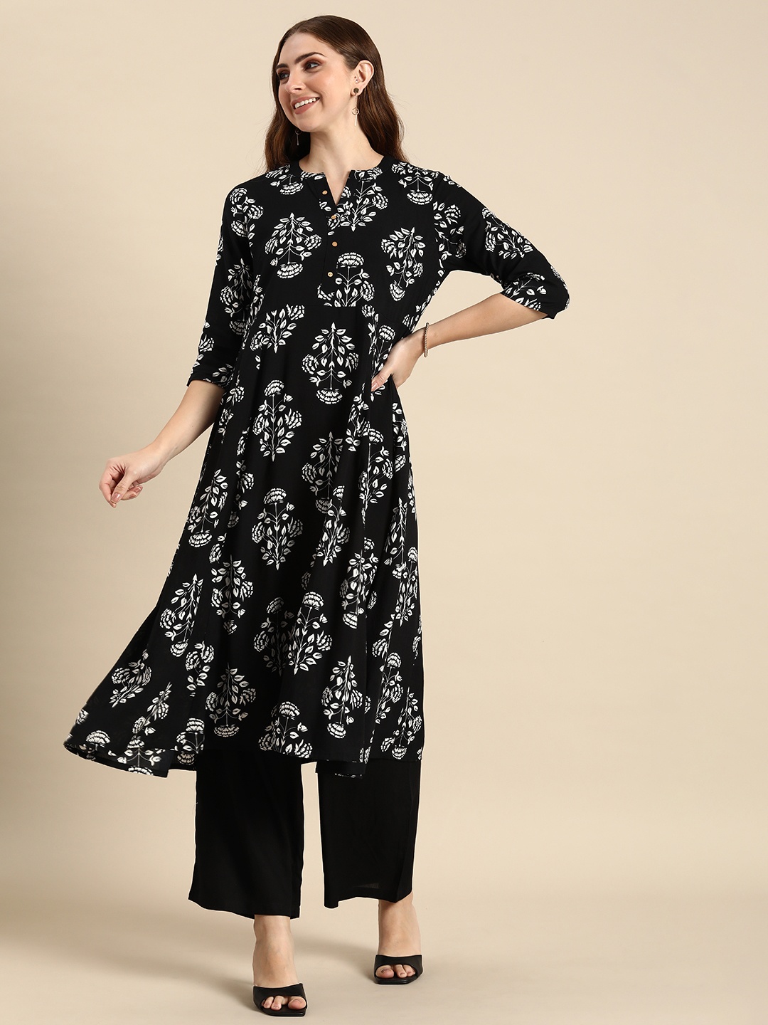 

Anouk Women Floral Printed Regular Kurta With Palazzos, Black