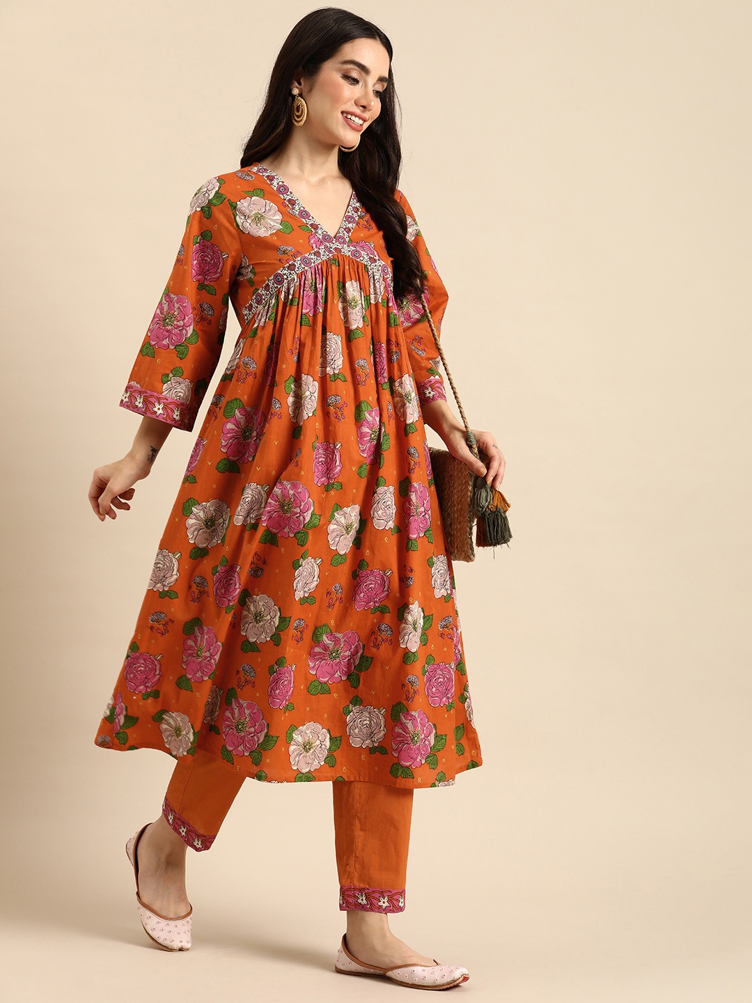 

Anouk Women Floral Printed Empire Style Pure Cotton Kurta & Trousers, Orange