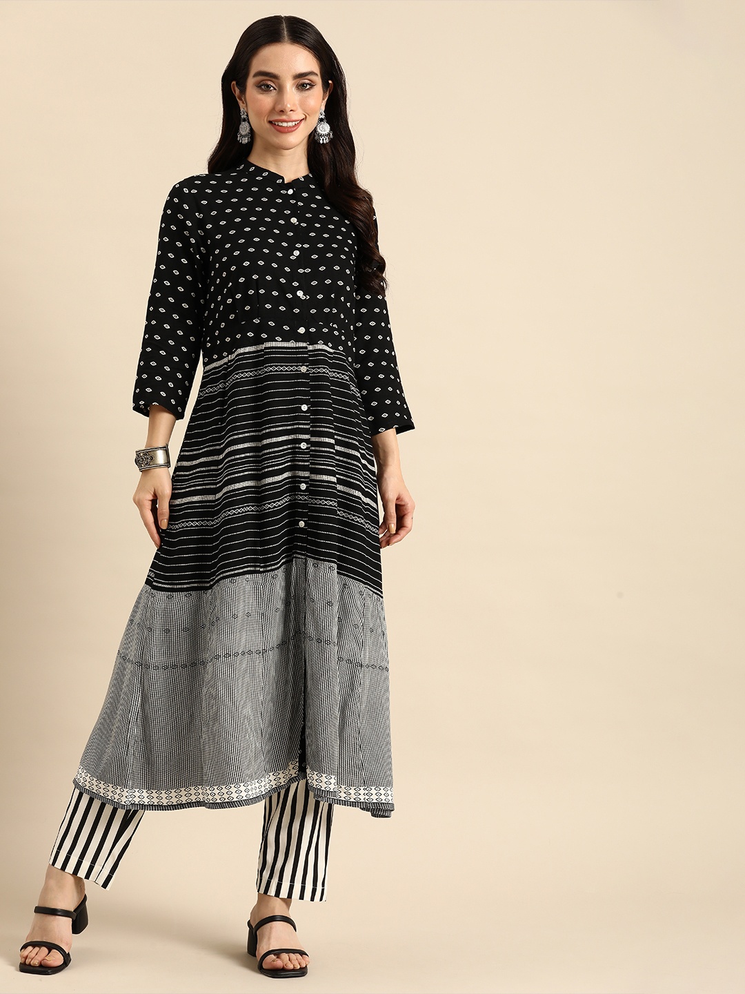 

Anouk Women Geometric Printed Empire Style A-Line Kurta & Trousers, Black