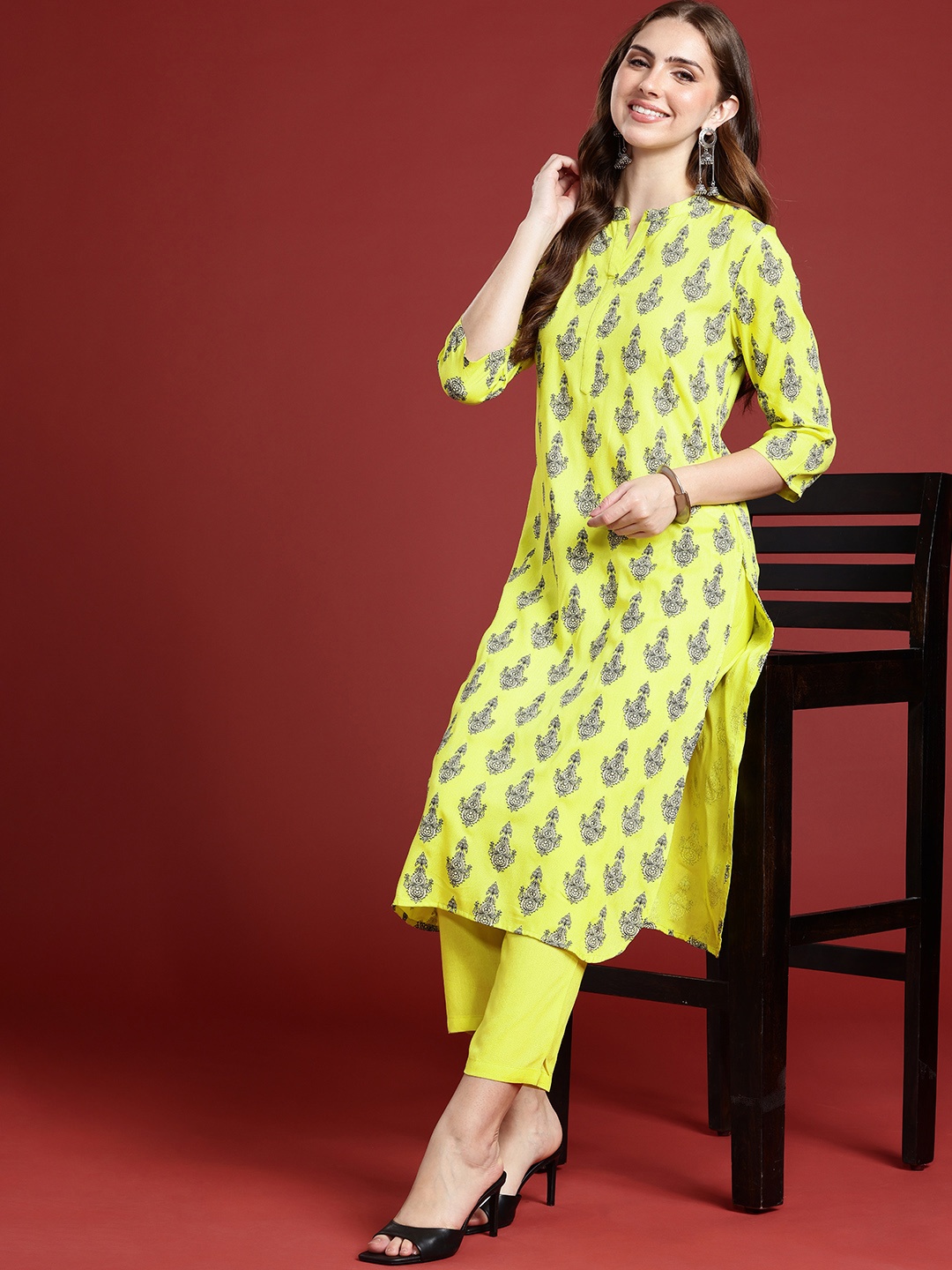 

Anouk Ethnic Motifs Printed Mandarin Collar Regular Kurta With Trousers, Green