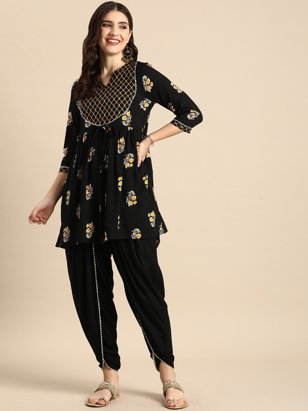 

Anouk Women Floral Printed High Slit Kurti & Dhoti Pants, Black