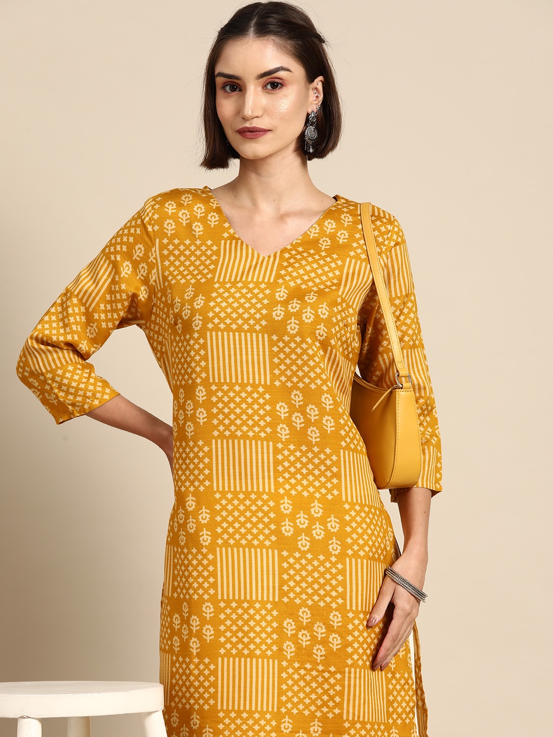 

Anouk Women Ethnic Motifs Printed V-Neck Straight Kurta, Mustard