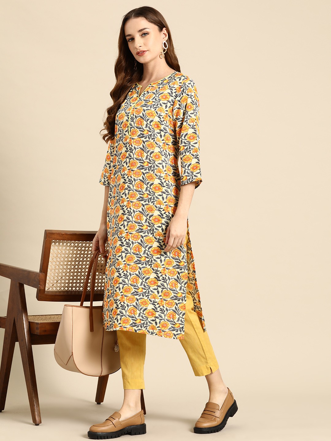 

Anouk Women Floral Printed Kurta, Cream