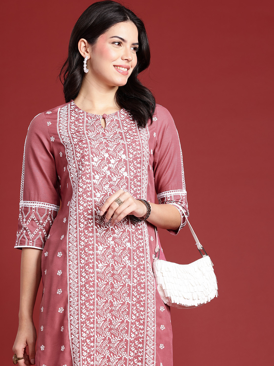 

Anouk Ethnic Motifs Embroidered Sequinned Straight Kurta, Mauve