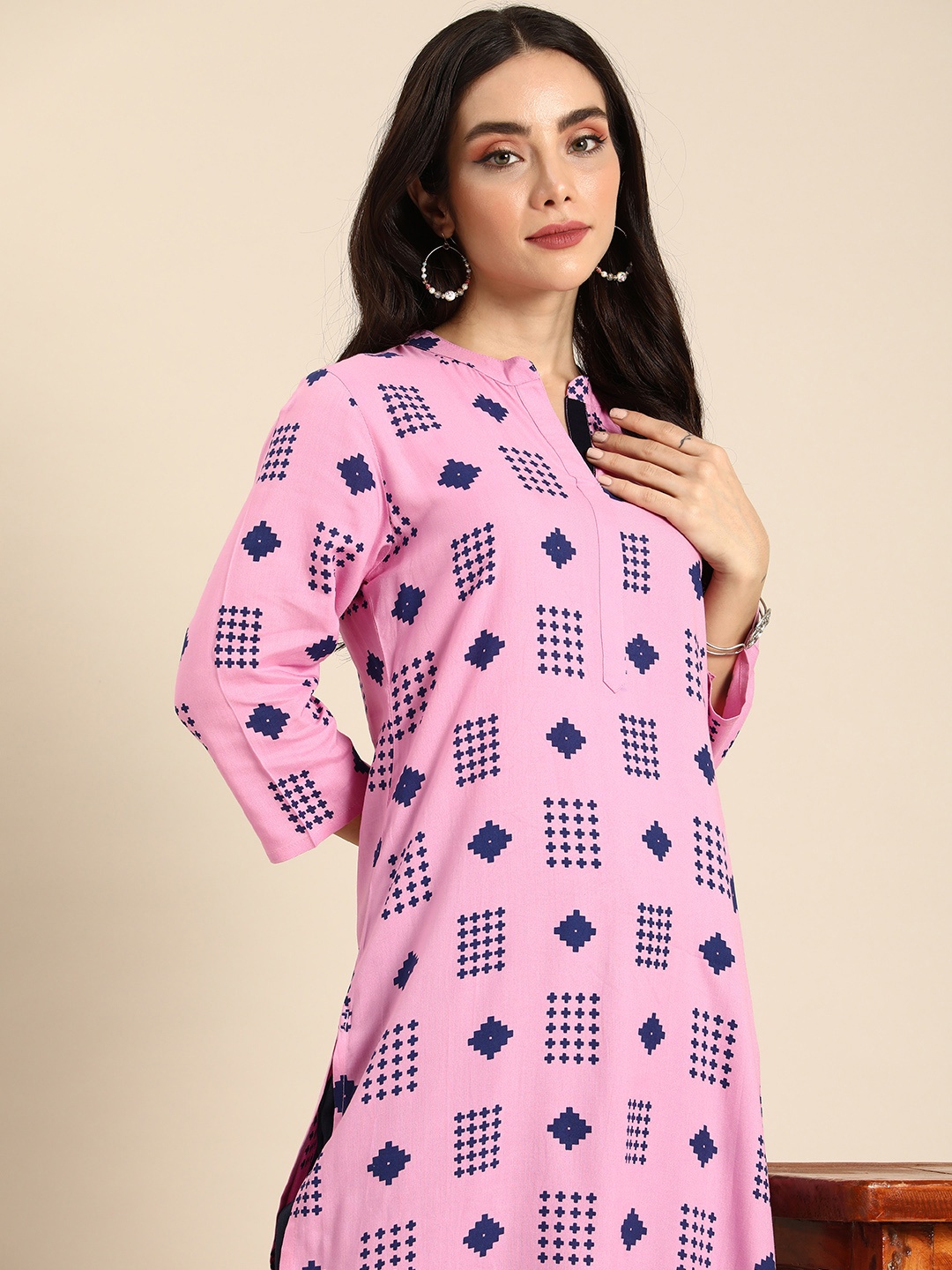 

Anouk Geometric Printed Straight Kurta, Pink