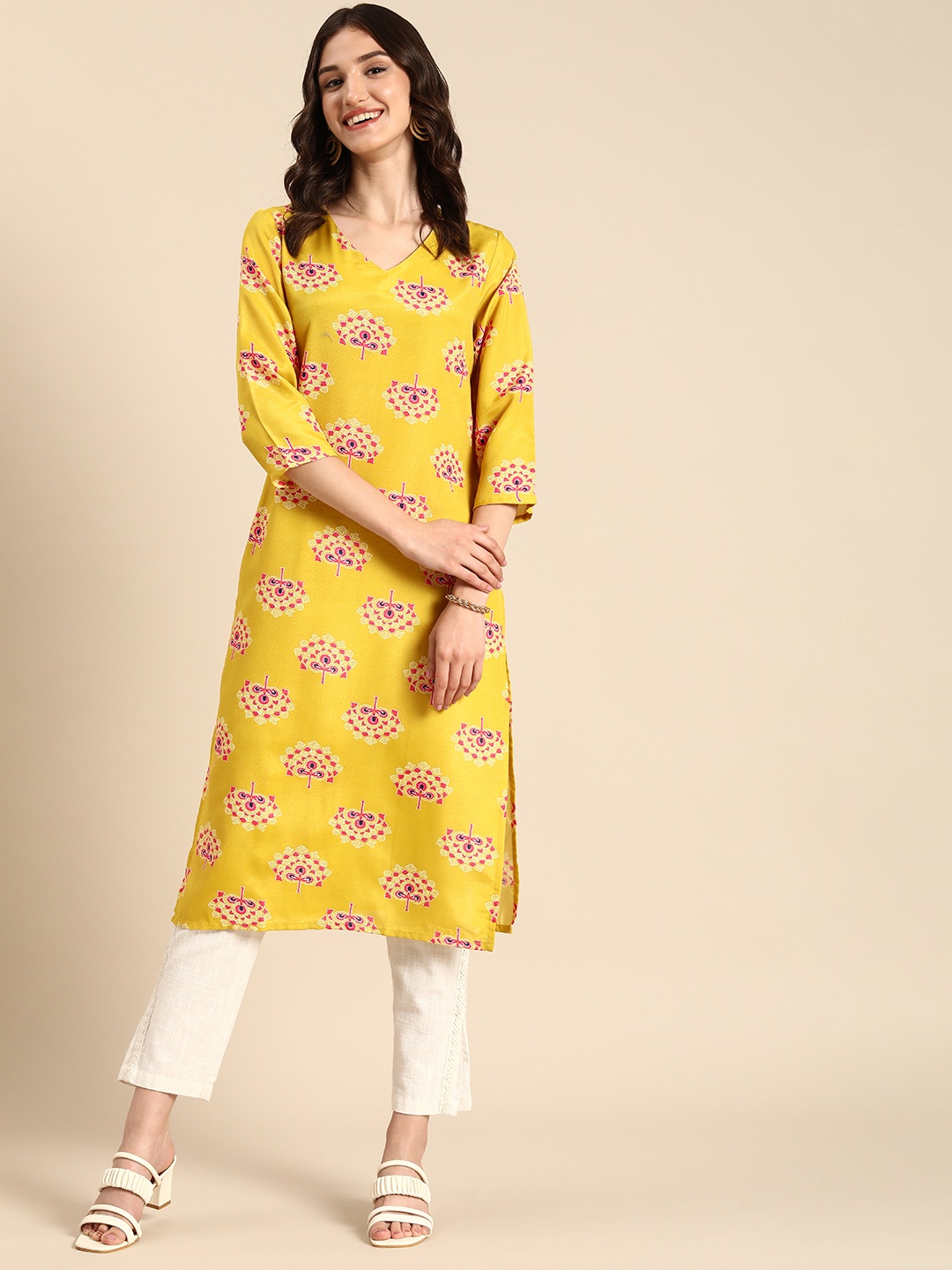 

Anouk Ethnic Motifs Printed V-Neck Straight Kurta, Yellow