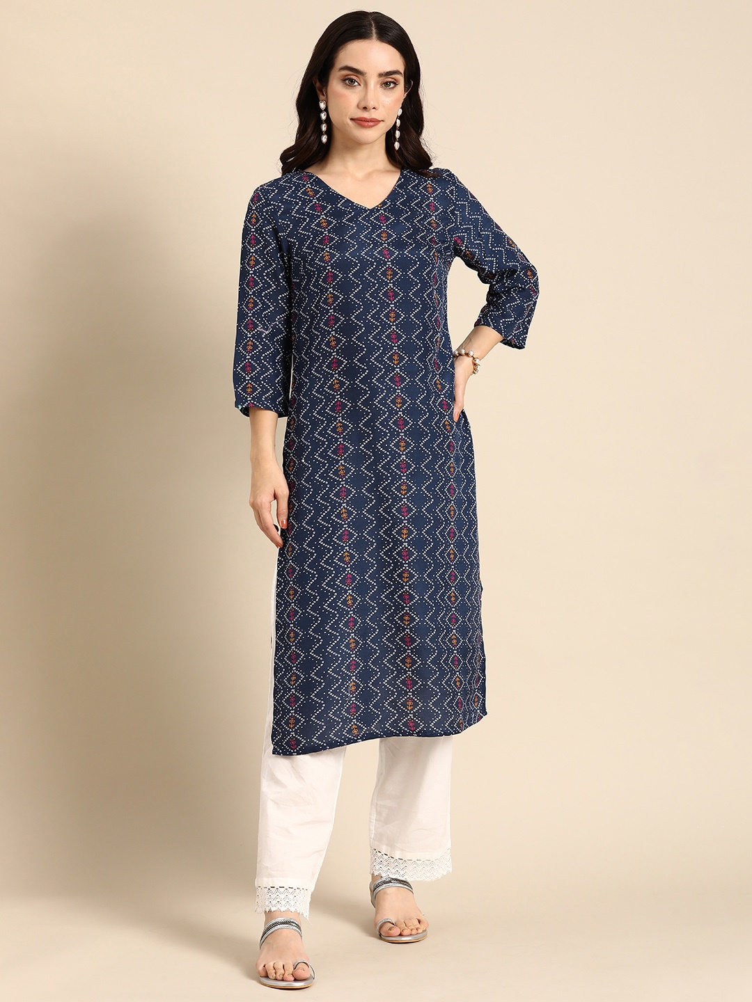 

Anouk Chevron Printed V-Neck Straight Kurta, Navy blue