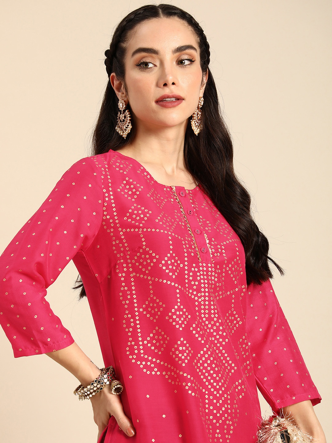 

Anouk Geometric Printed Round Neck Gotta Patti Detail Straight Kurta, Pink