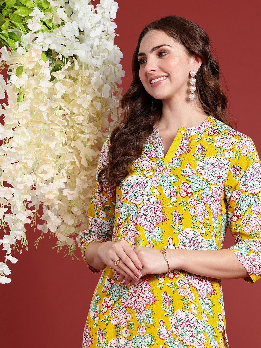 

Anouk Floral Printed Regular Kurta with Trousers, Yellow