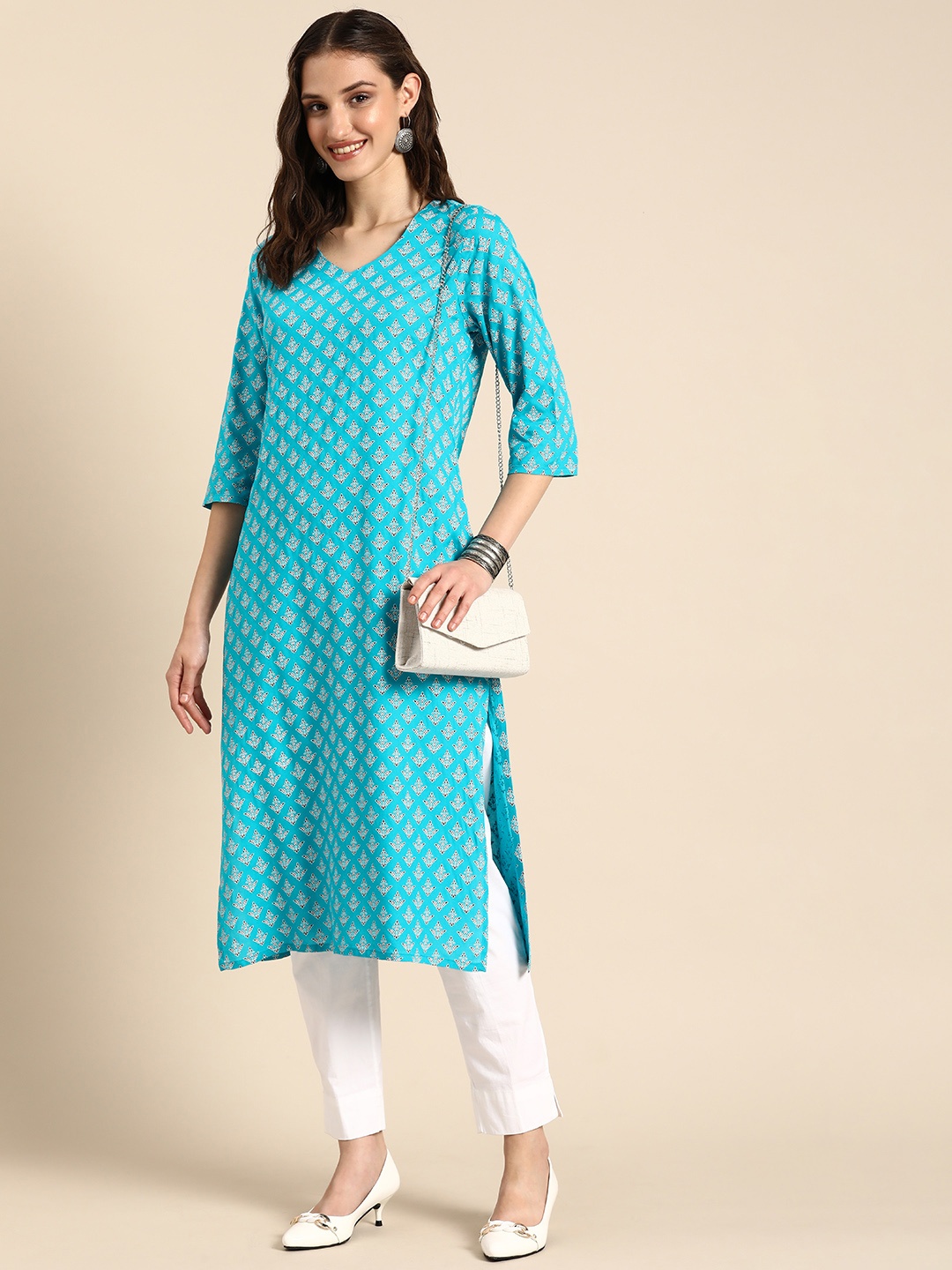 

Anouk Ethnic Motifs Printed V-Neck Straight Kurta, Blue