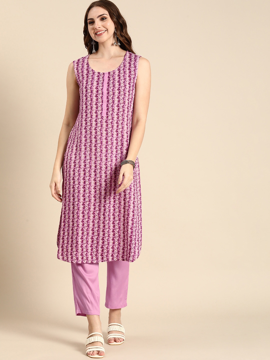 

Anouk Ethnic Motifs Printed Regular Kurta with Trousers, Lavender