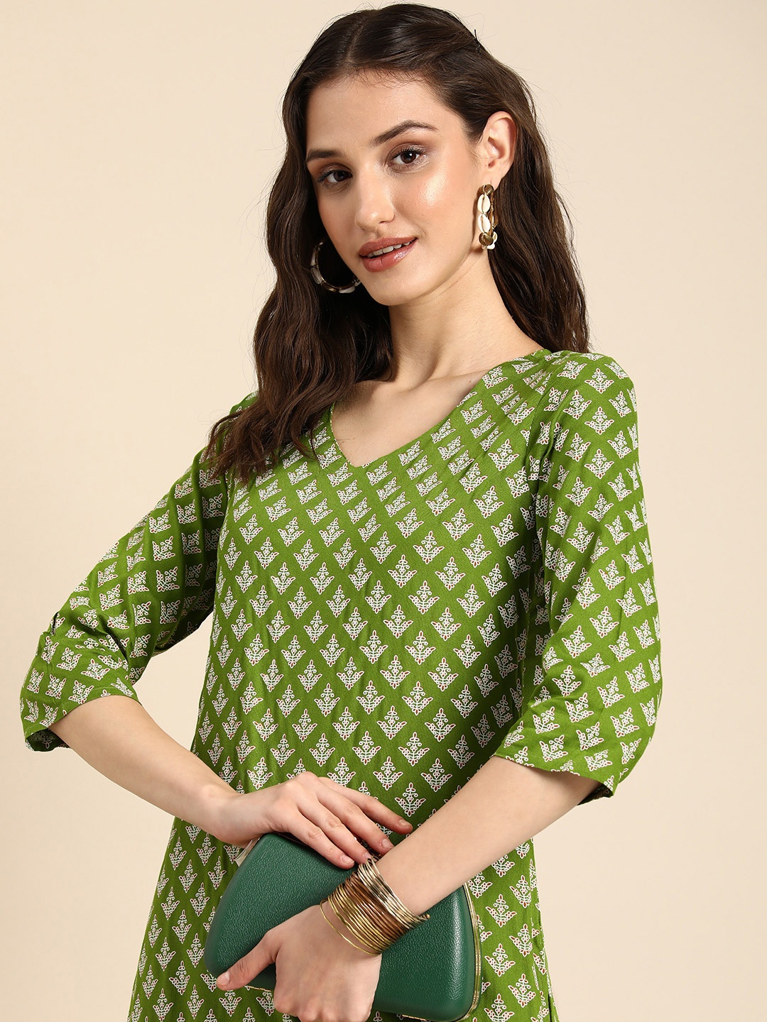 

Anouk Ethnic Motifs Printed V-Neck Straight Kurta, Green