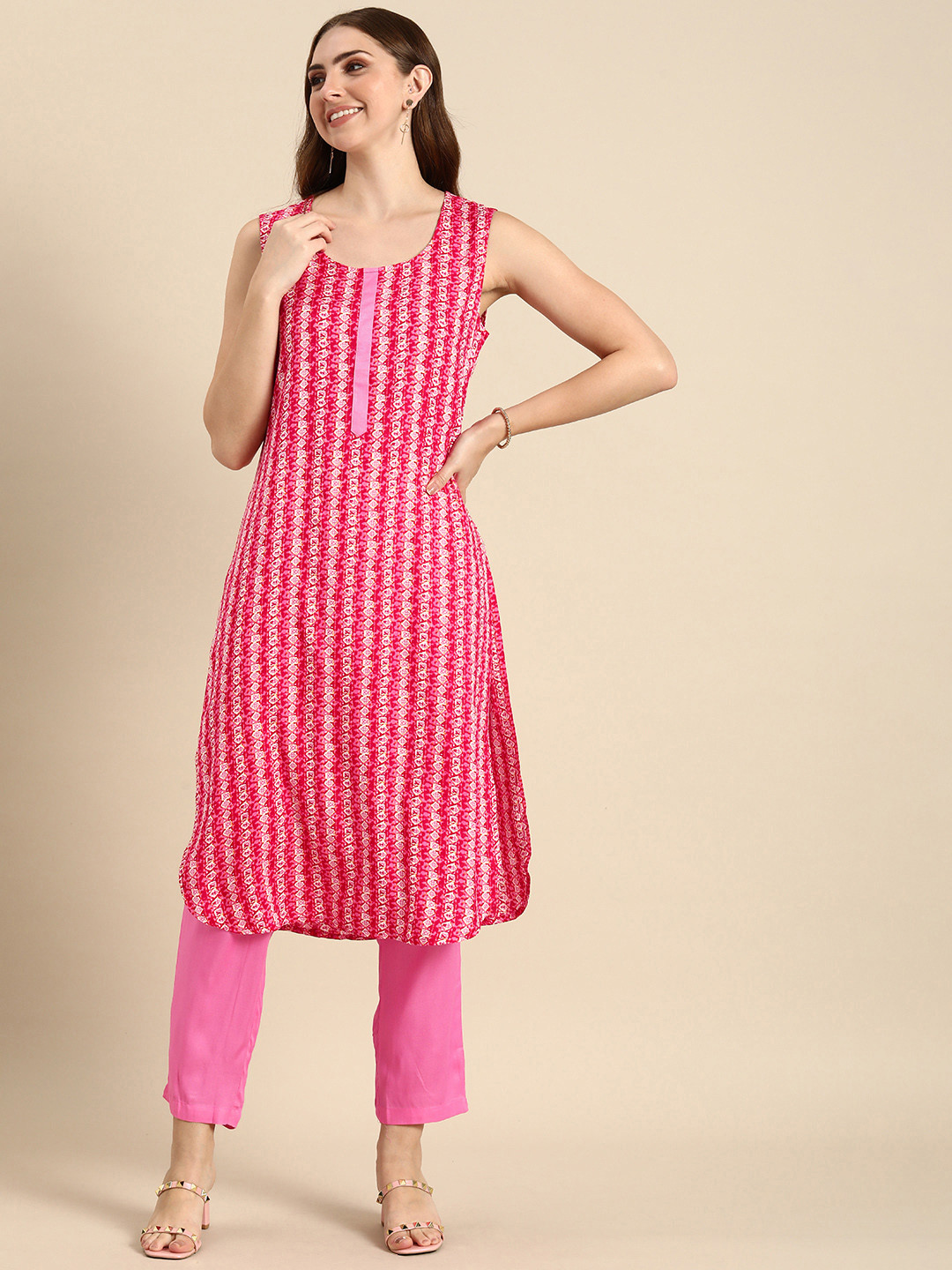 

Anouk Women Ethnic Motifs Printed Regular Kurta With Trousers, Pink