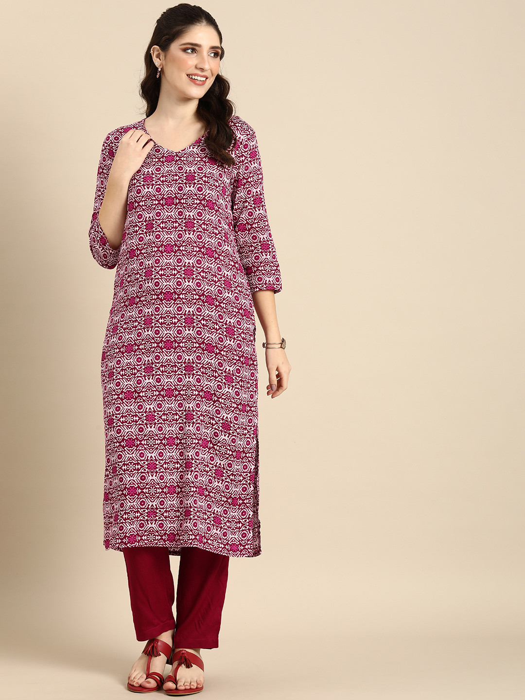 

Anouk Women Ethnic Motifs Printed Kurta & Trousers, Magenta