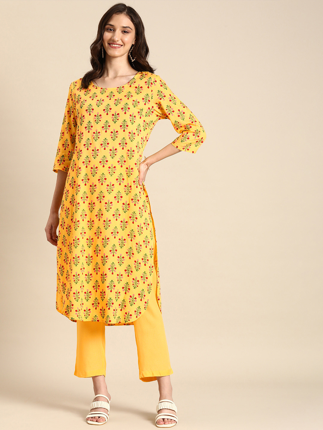 

Anouk Women Floral Printed Regular Kurta With Trousers, Yellow