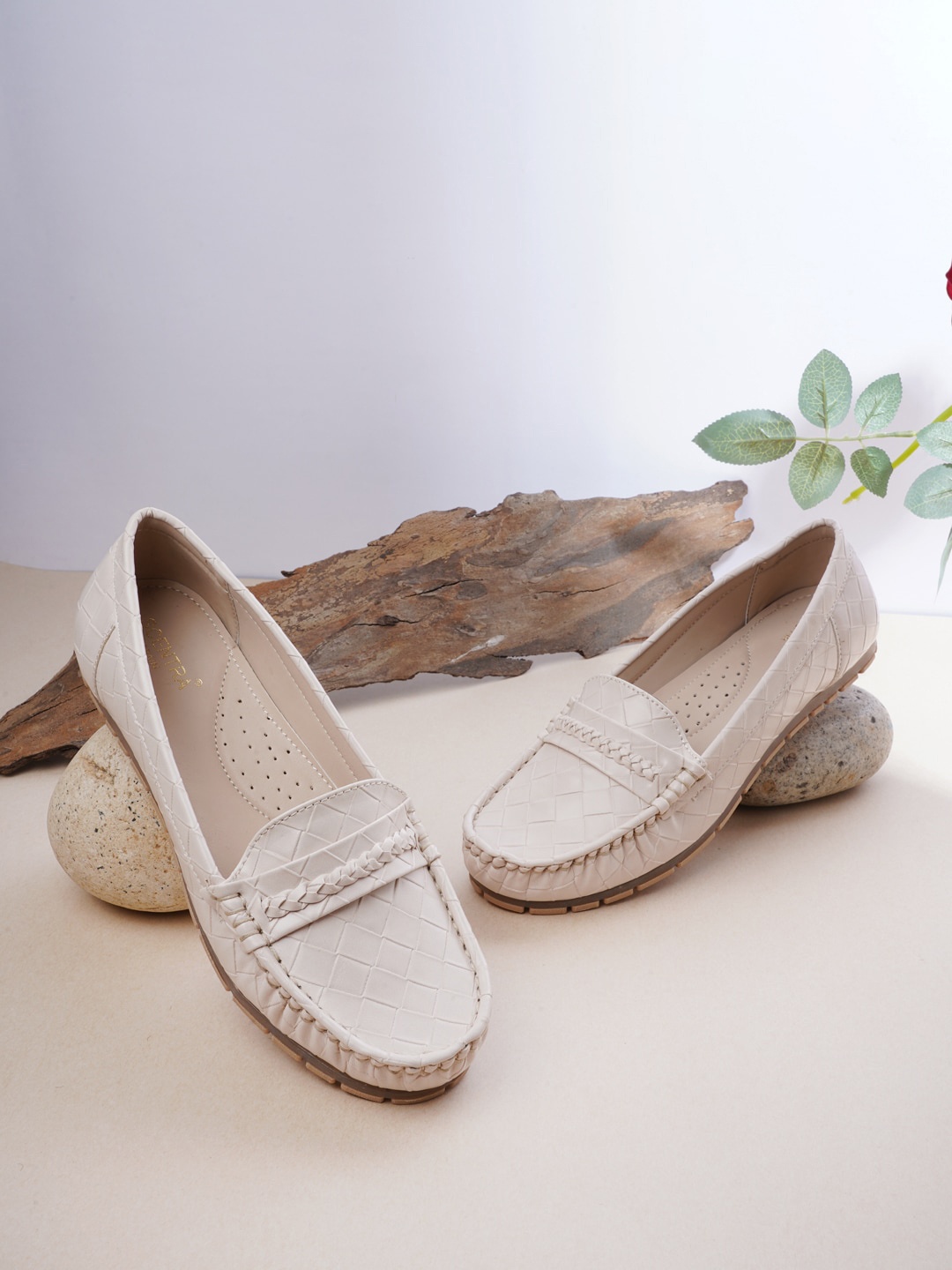 

SCENTRA Women Textured Comfort Insole Penny Loafers, Beige