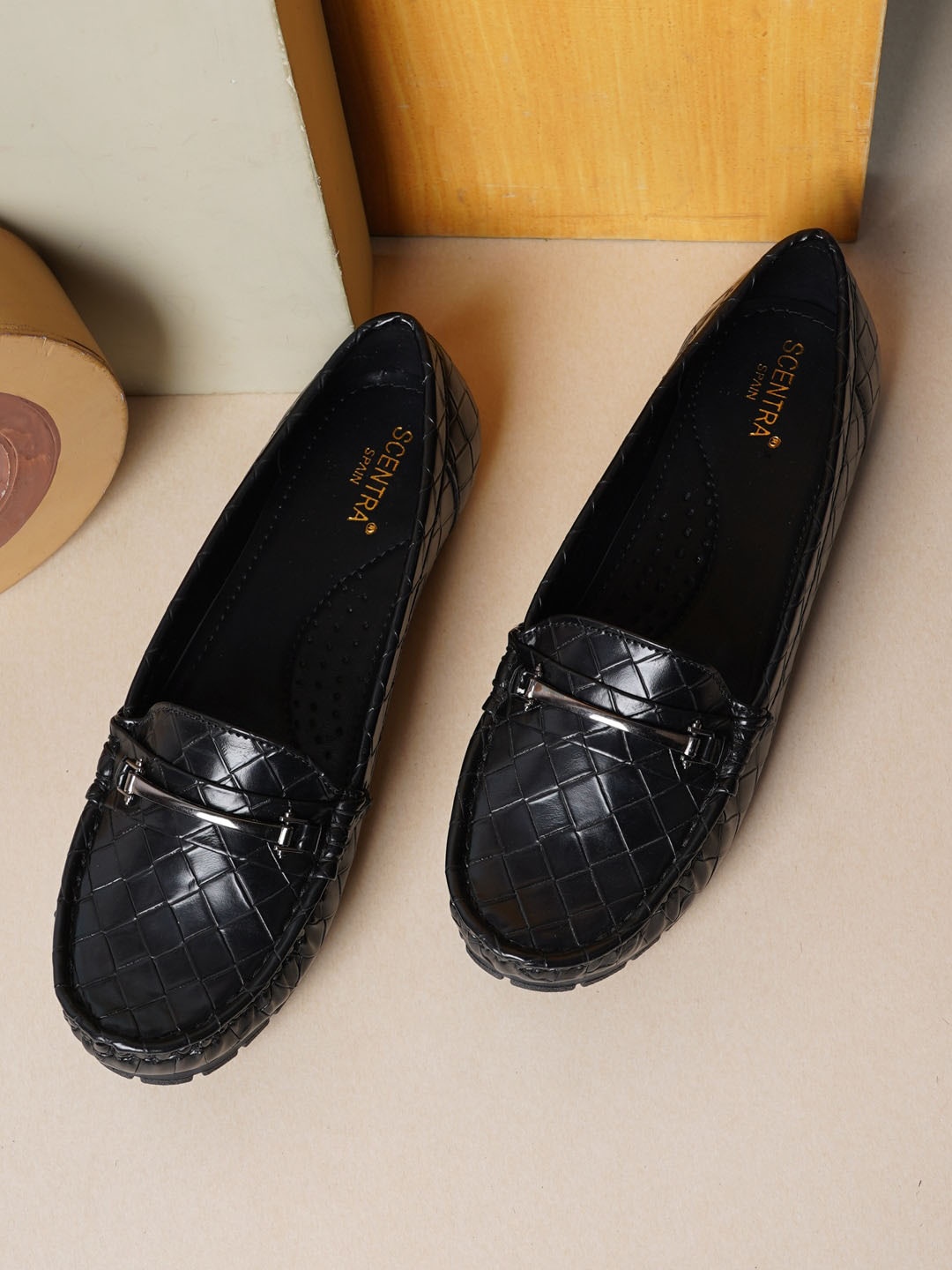

SCENTRA Women Textured Comfort Insole Horsebit Loafers, Black