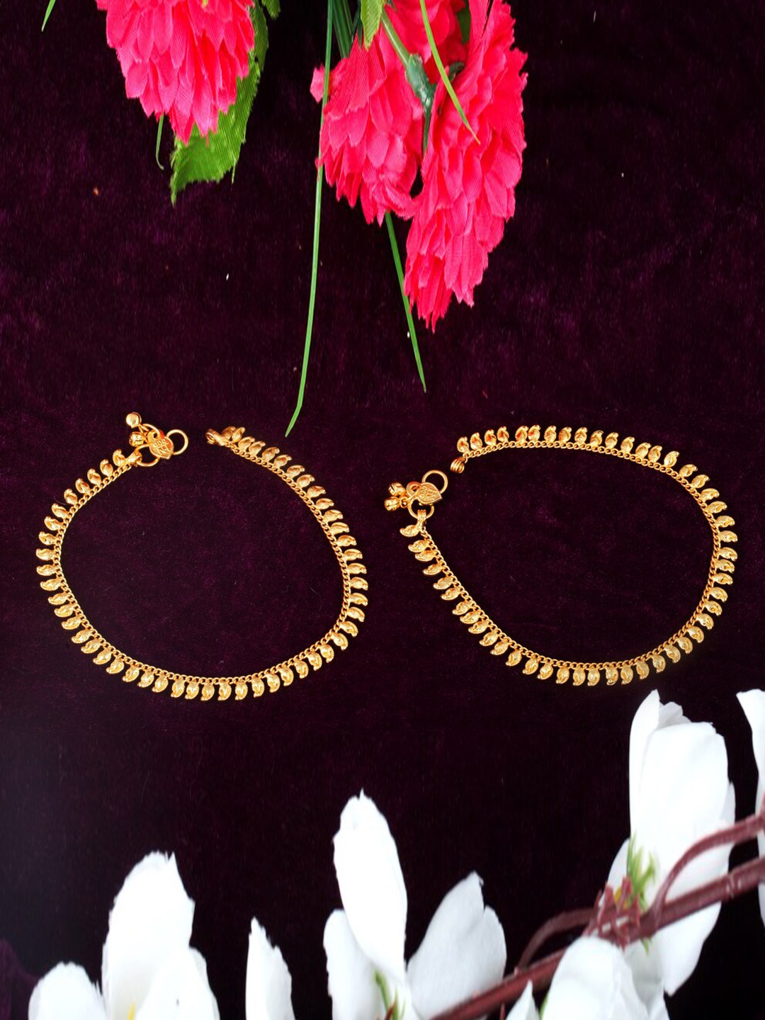 

MEENAZ Set Of 2 Gold-Plated Ghungroo-Studded & Beaded Traditional Anklets