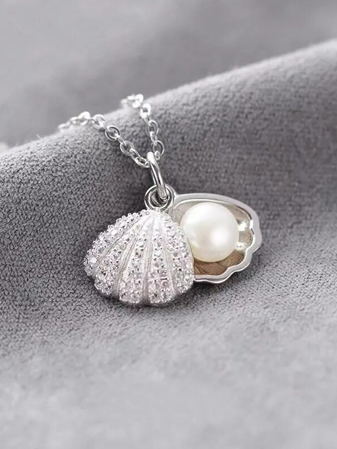 

KARISHMA KREATIONS Silver-Plated Chain