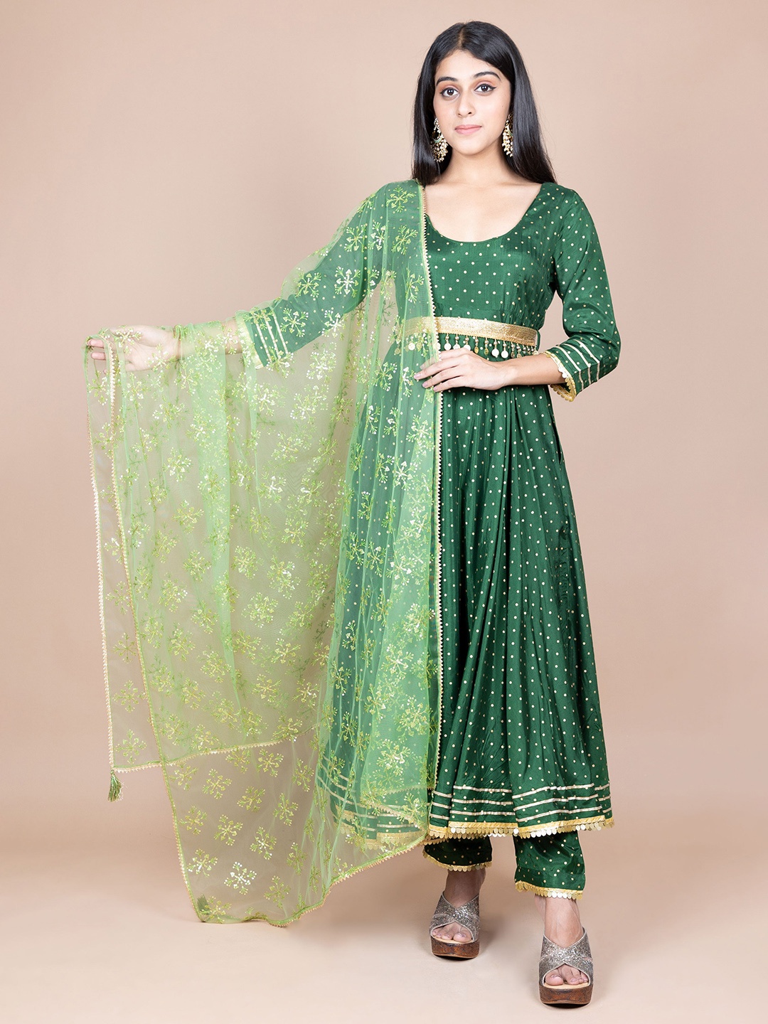 

HERE&NOW Green Ethnic Motifs Embroidered Gotta Patti Dupatta