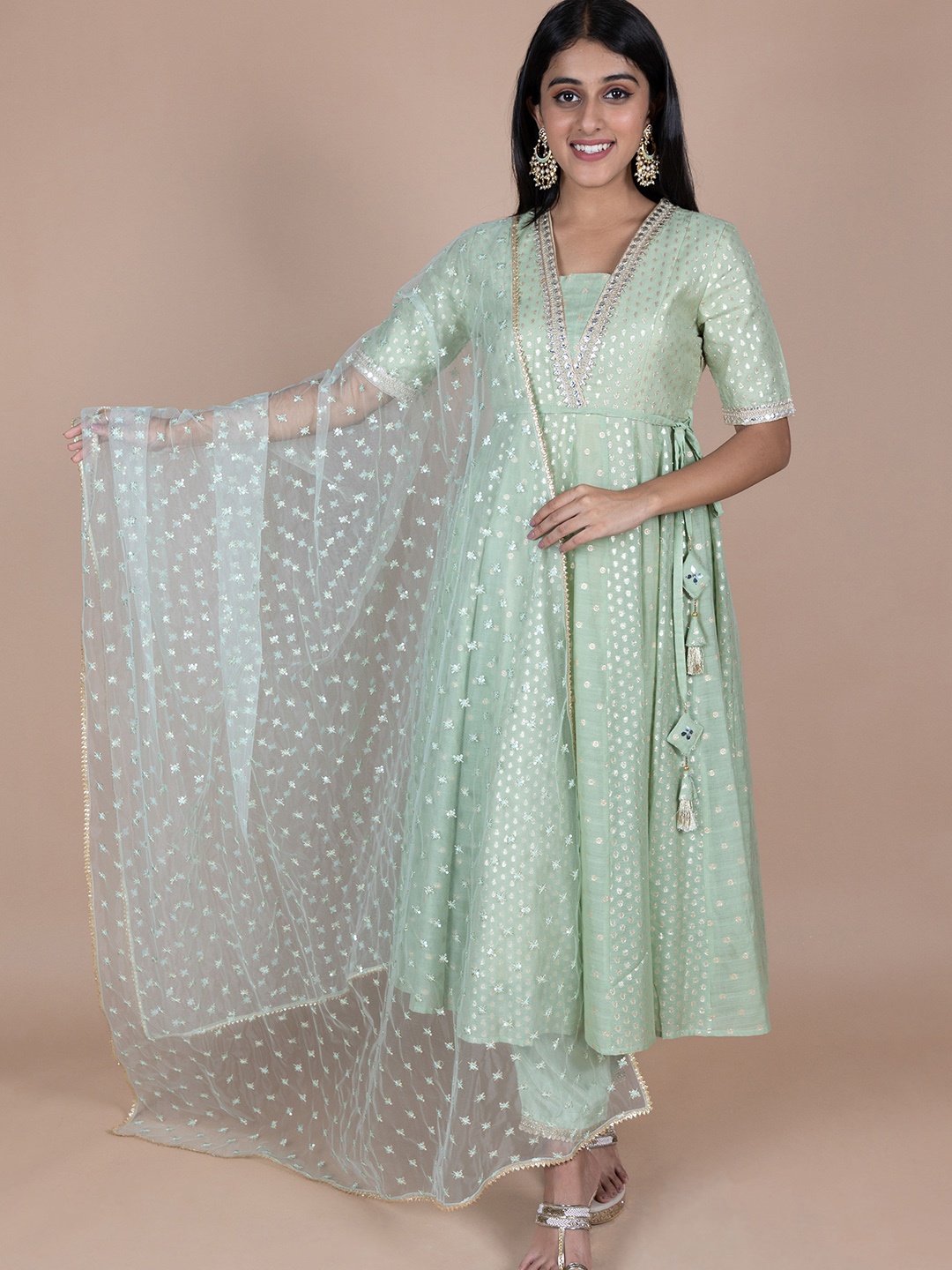 

HERE&NOW Green & Gold-Toned Ethnic Motifs Embroidered Dupatta