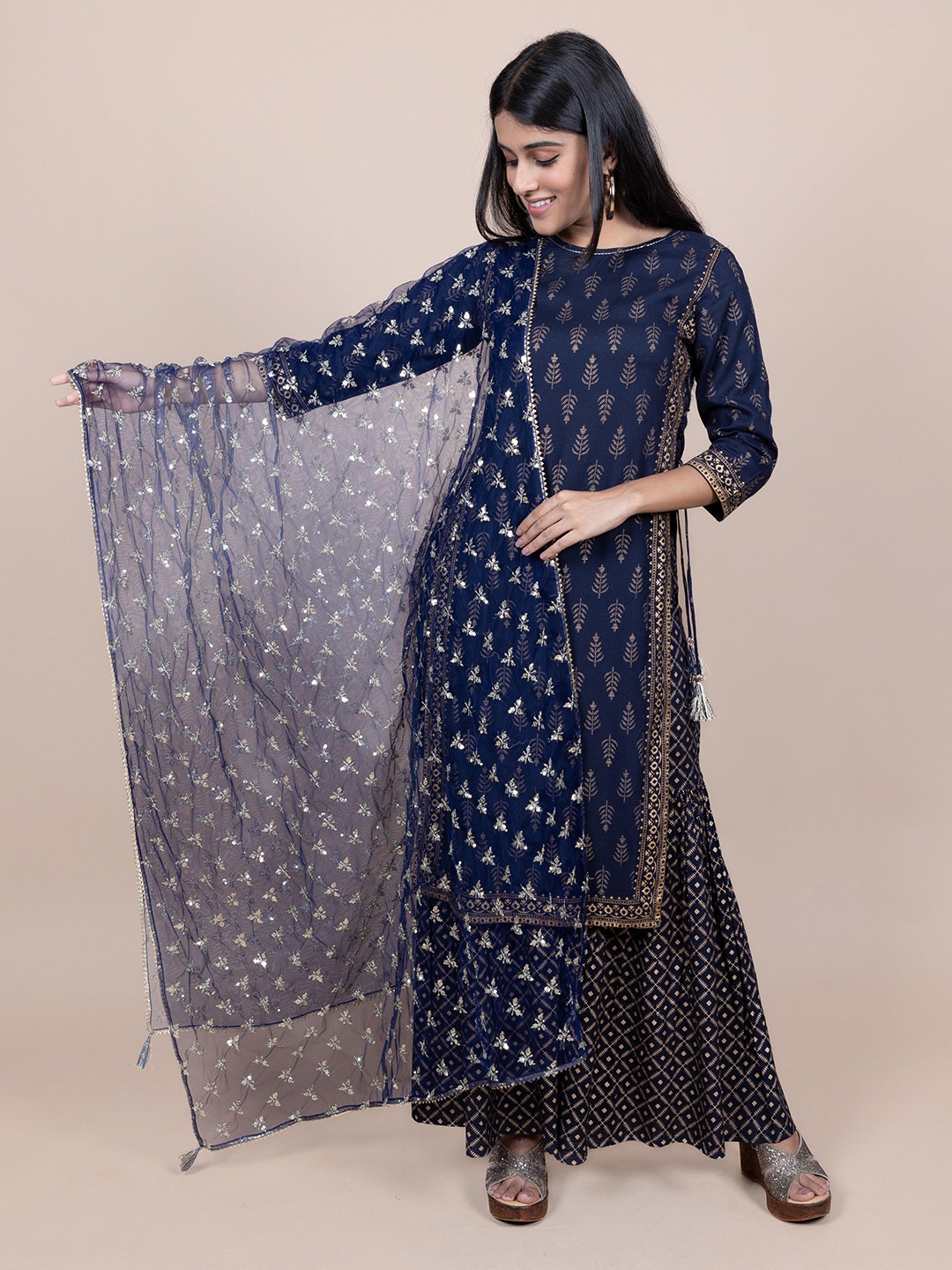 

HERE&NOW Navy Blue & Gold-Toned Ethnic Motifs Embroidered Dupatta