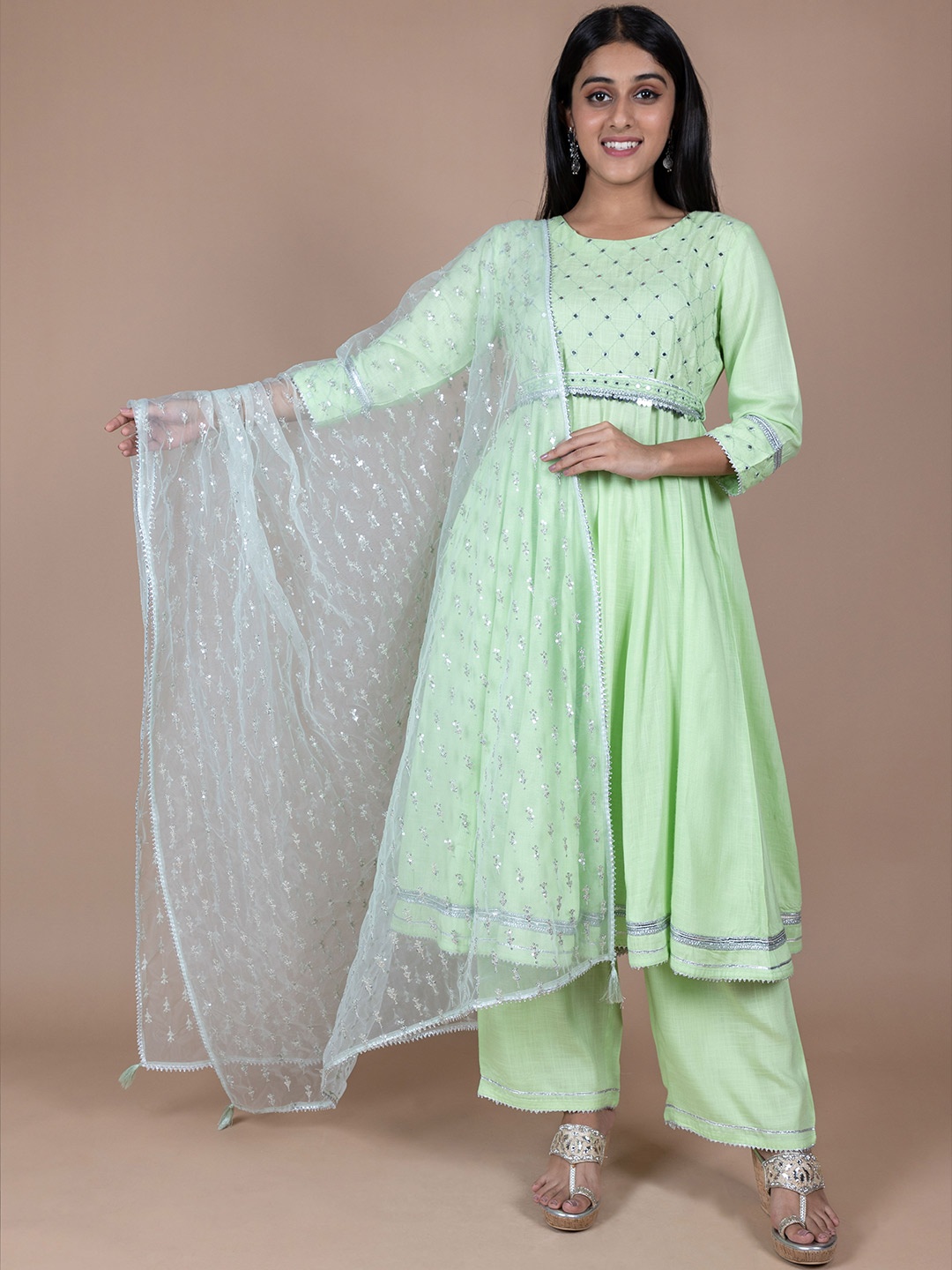 

HERE&NOW Green & Silver-Toned Ethnic Motifs Embroidered Dupatta