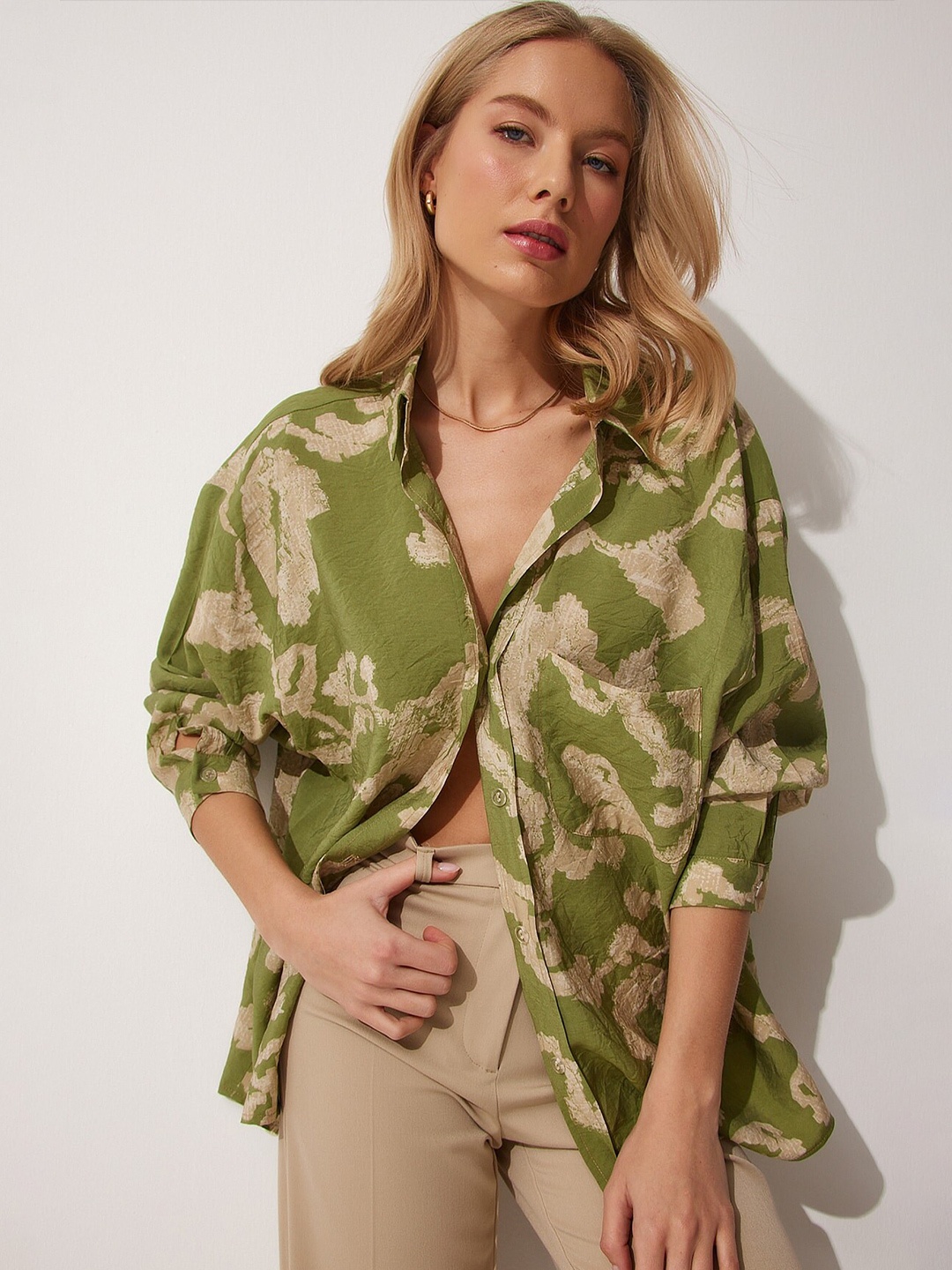 Happiness istanbul Printed Spread Collar Long Sleeves Skinny Fit Casual Shirt, Green