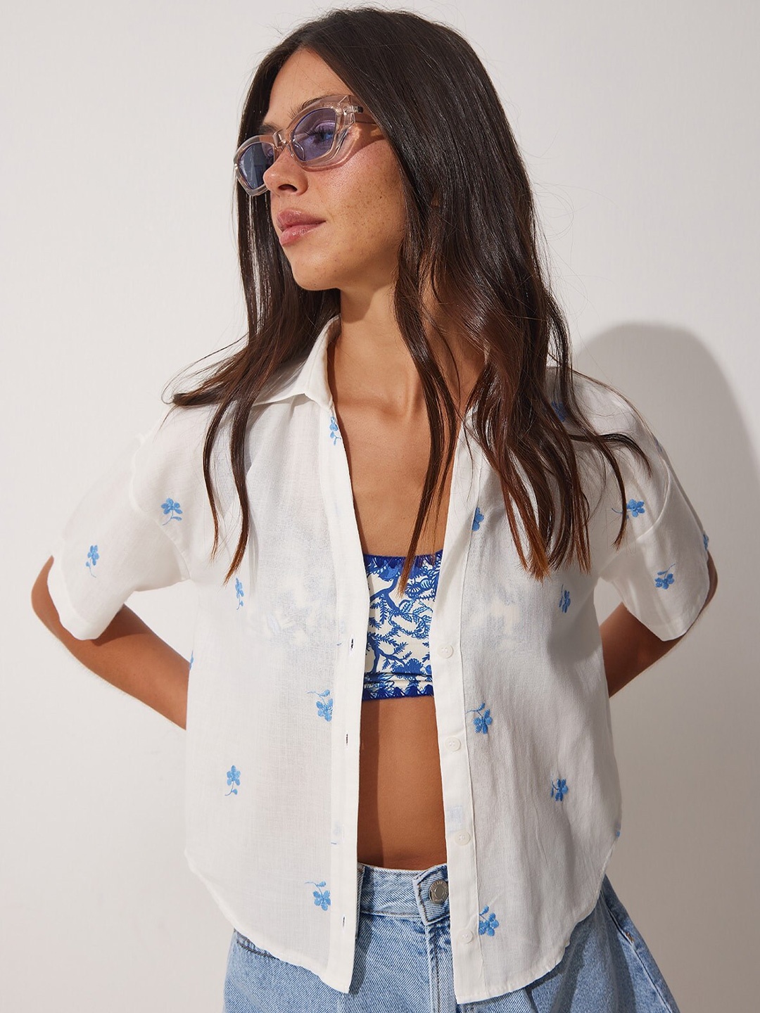 

Happiness istanbul Skinny Fit Floral Printed Casual Pure Cotton Shirt, Off white