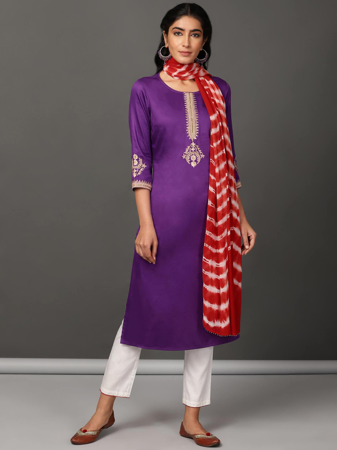 

NUHH Embroidered Regular Thread Work Pure Cotton Kurta with Trousers & Dupatta, Purple