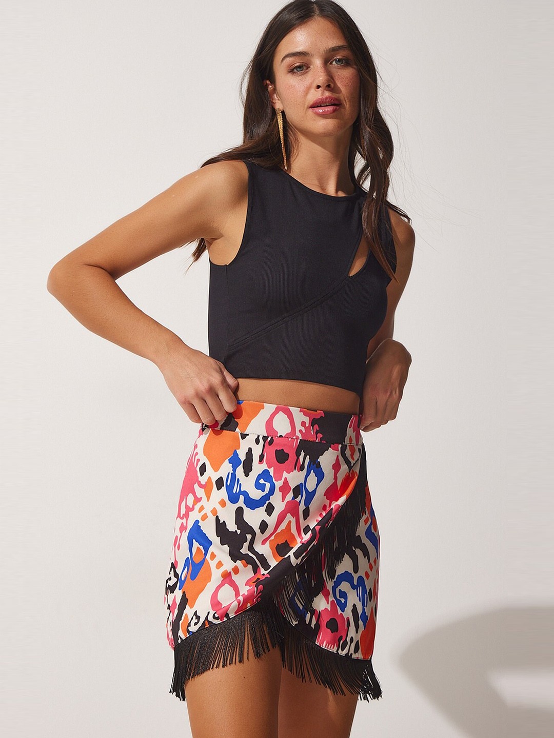

Happiness istanbul Printed Fringed Mini-Length Wrap Skirt, White