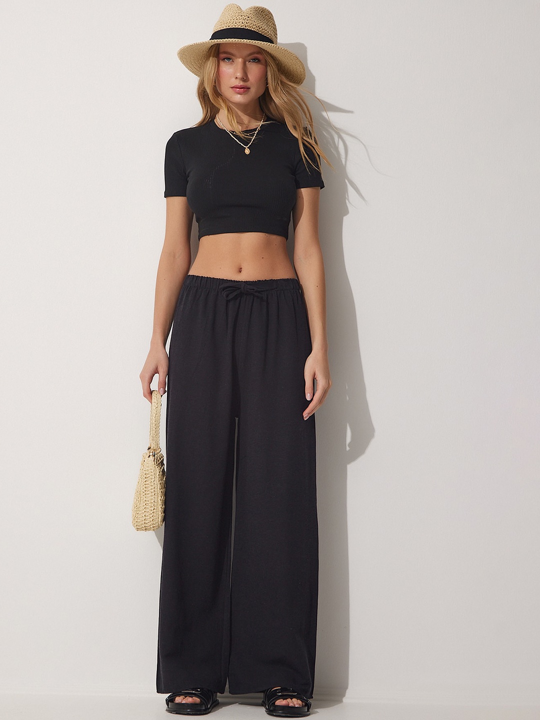 

Happiness istanbul Women Parallel Trousers, Black