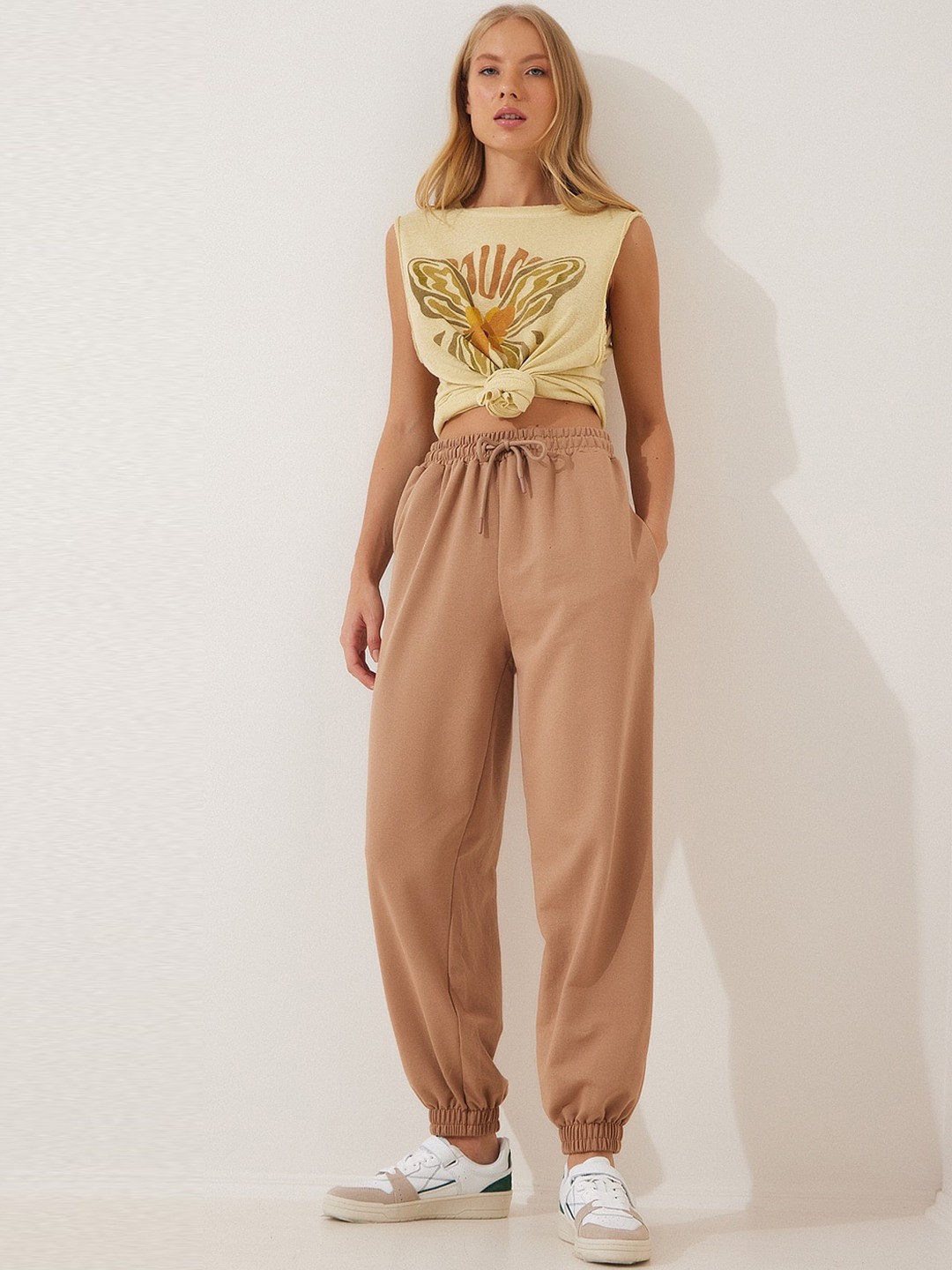 

Happiness istanbul Women Mid-Rise Cotton Joggers, Camel brown
