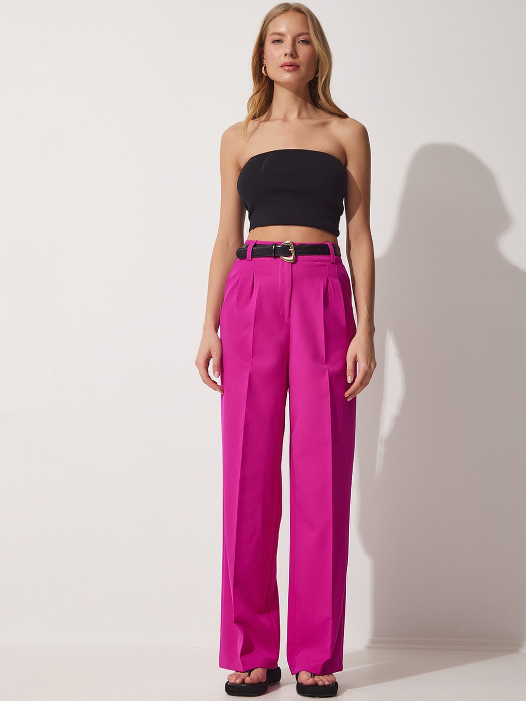 Happiness istanbul Women Regular Fit High-Rise Pleated Cotton Parallel Trousers, Pink