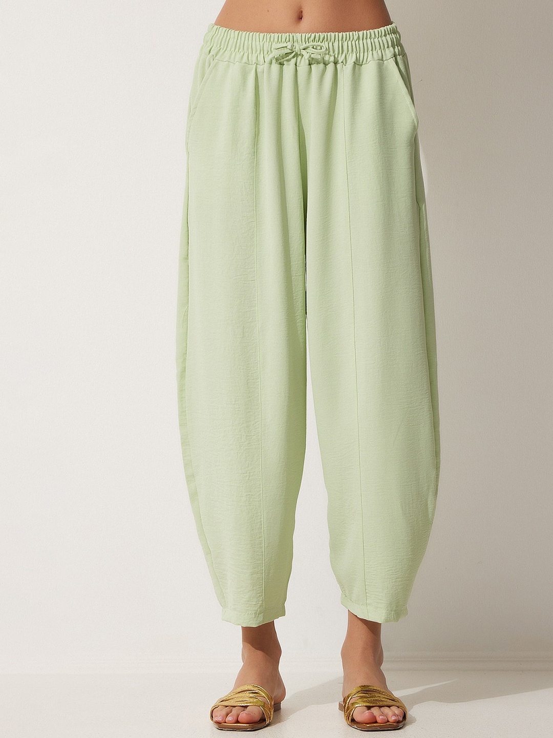 Happiness istanbul Women Mid-Rise Regular Trousers, Green