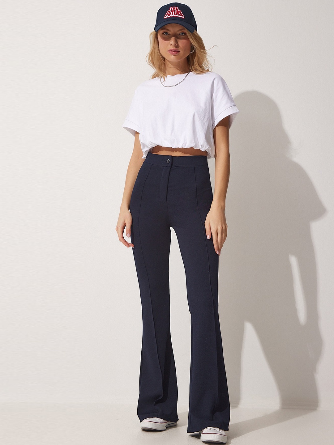 

Happiness istanbul Women Regular Fit High-Rise Bootcut Trousers, Navy blue