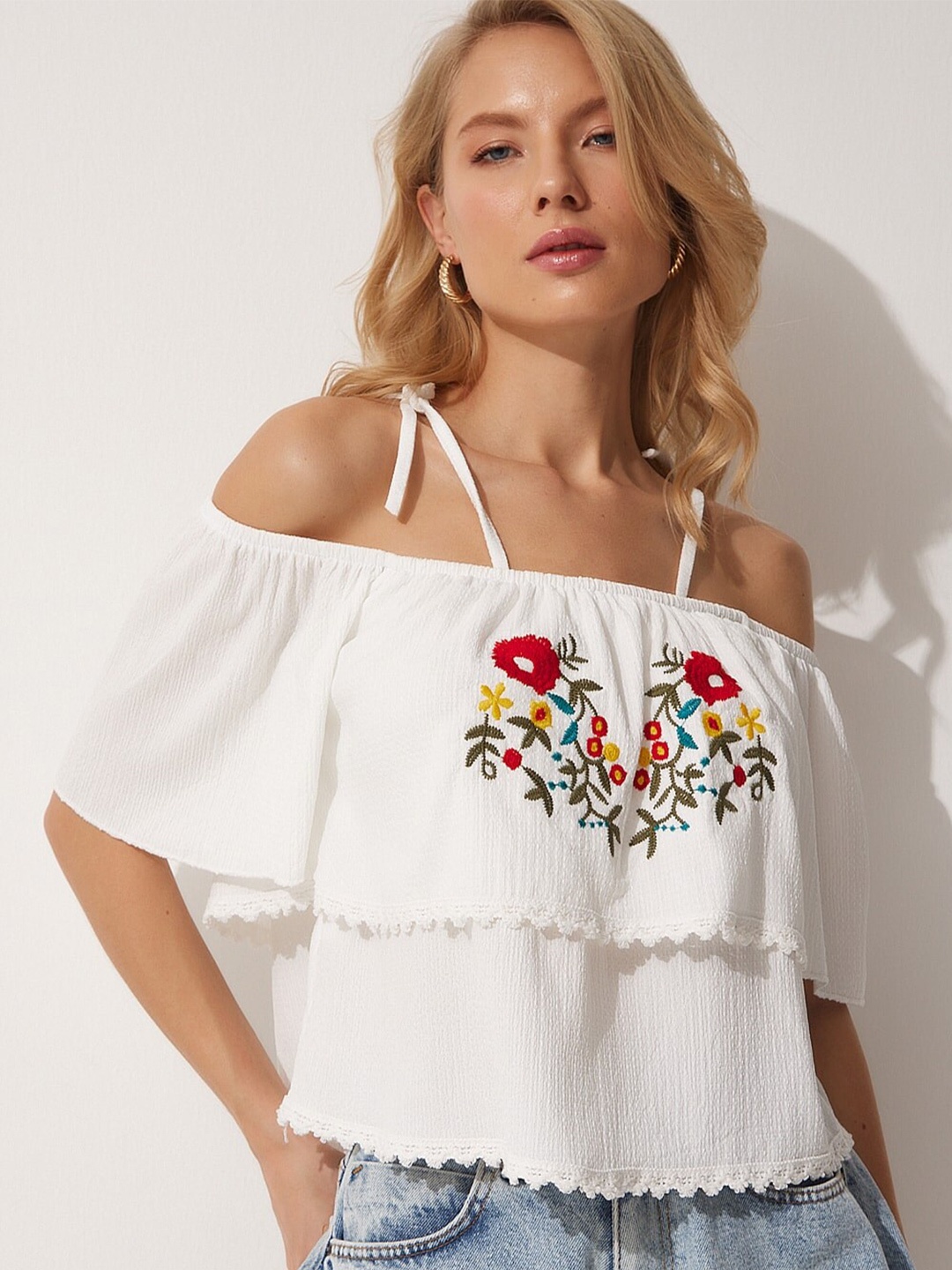 

Happiness istanbul Shoulder Straps Embroidered Detailed Bardot Top, White