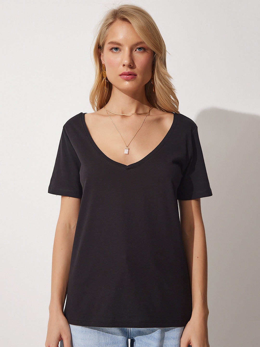 Happiness istanbul V-Neck Pure Cotton T-shirt, Black