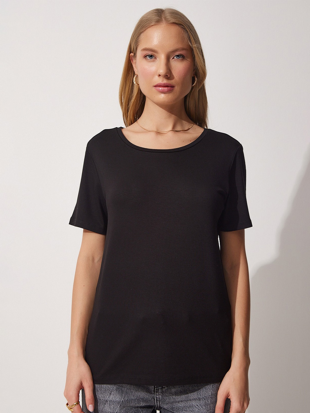 Happiness istanbul Round Neck T-Shirt, Black
