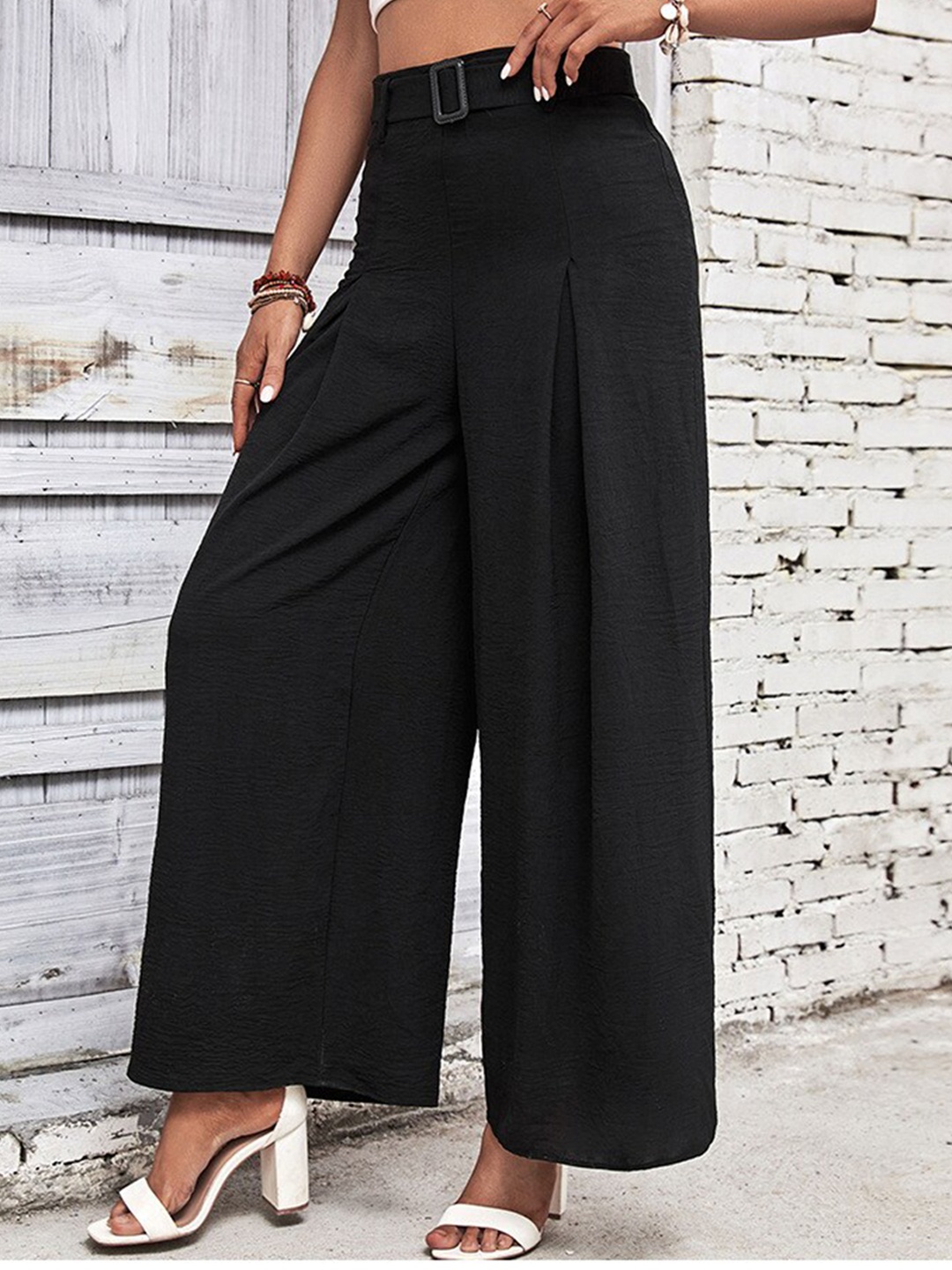 

BoStreet Women Black Mid-Rise Flared Fit Parallel Trousers